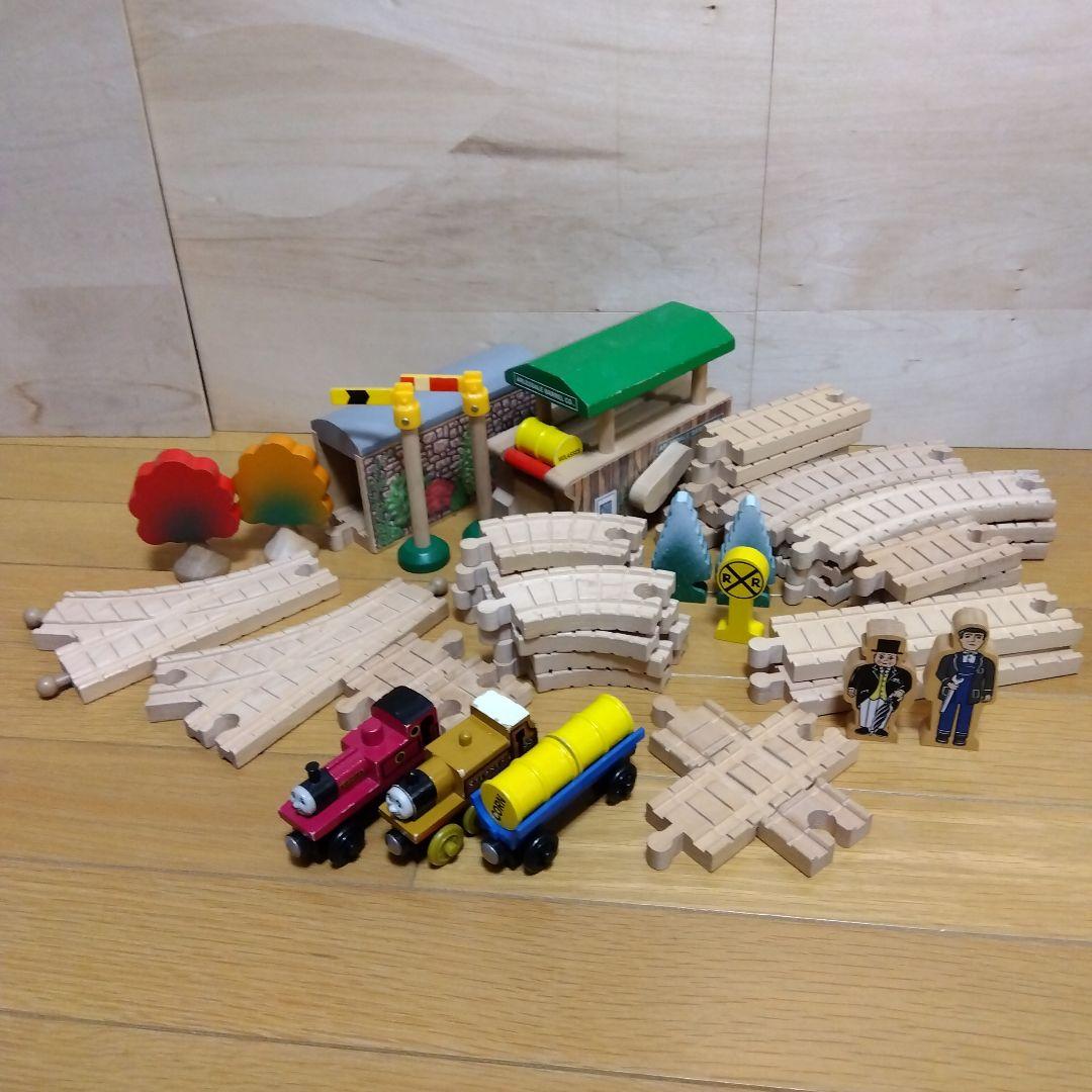 Thomas & Friends AROUND THE BARREL LOADER SET