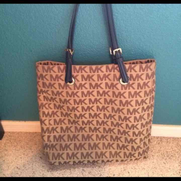 OFFERS WELCOME AUTHENTIC !!!