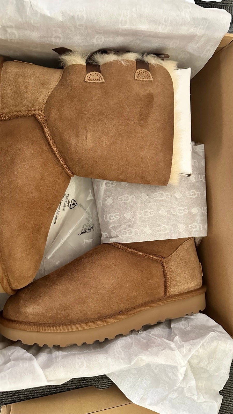 UGG Boots Size 8 Bailey Bow II and cleaning kit