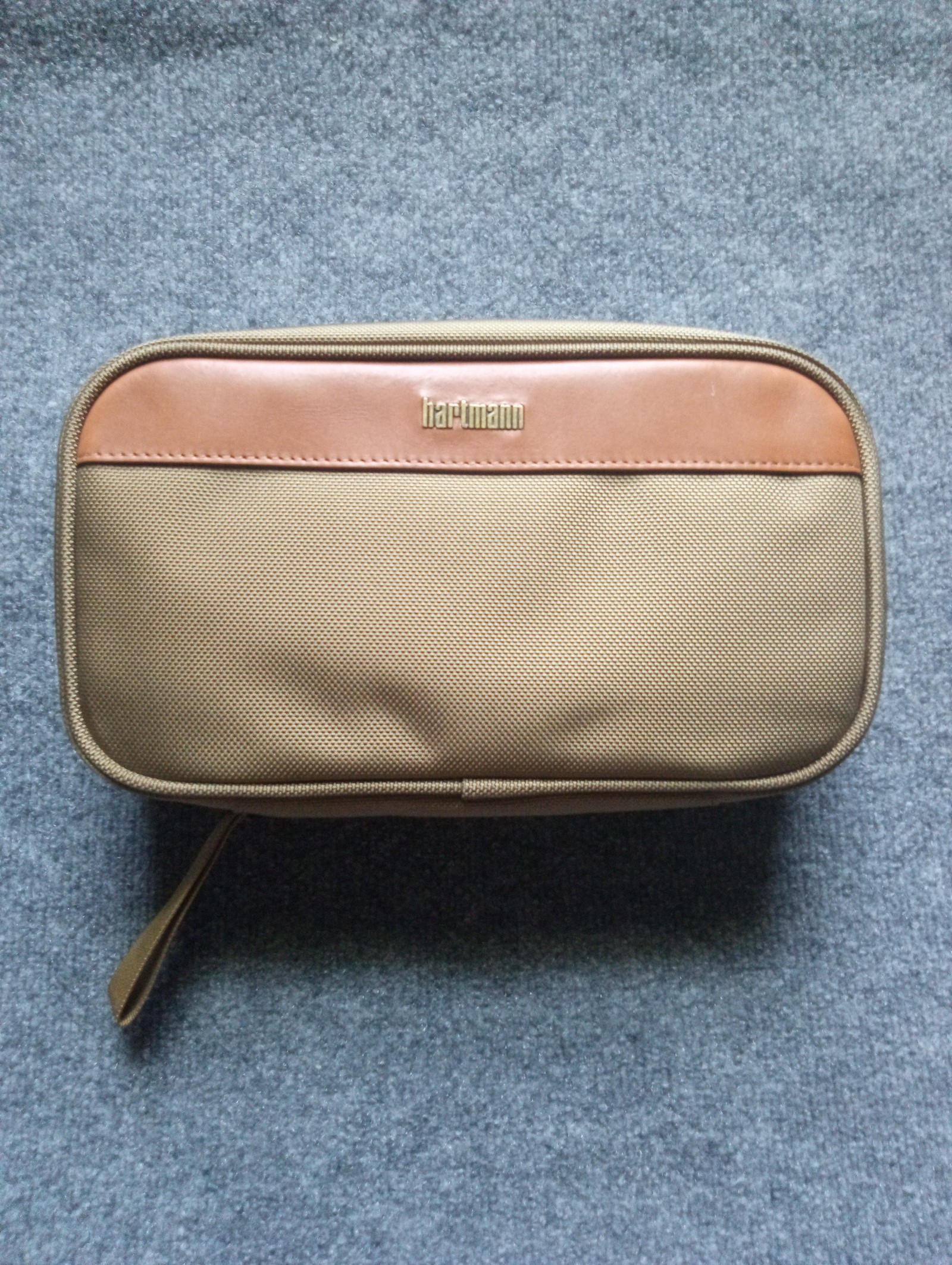 HARTMANN NYLON TRAVEL TOILETRY BAG