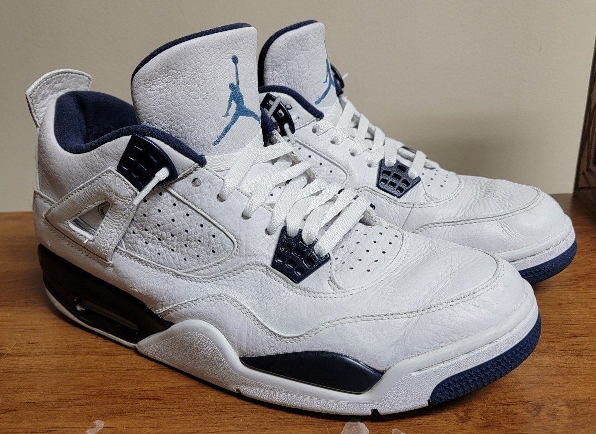 Air Jordan 4 Columbia