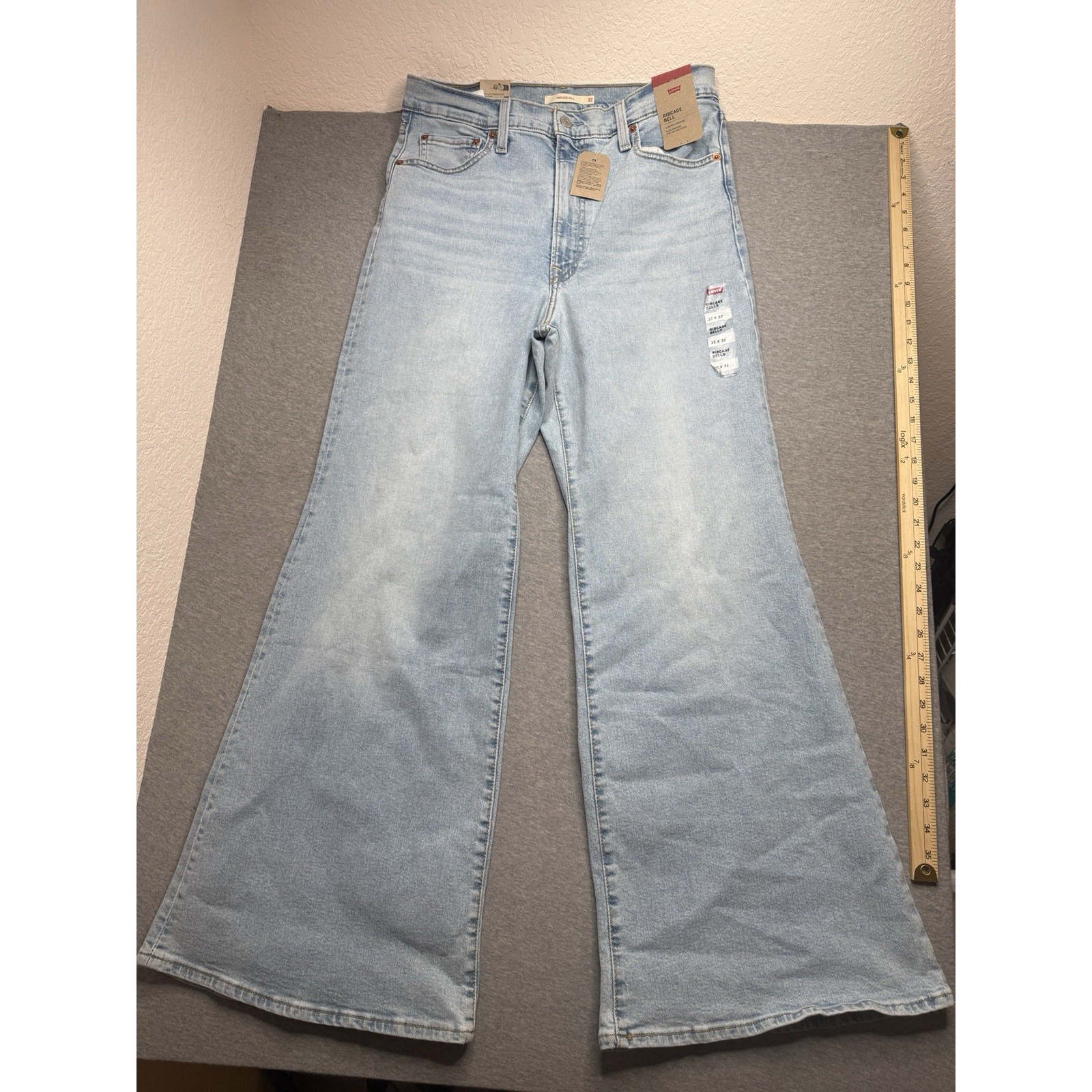 Levi's Super High Rise Ribcage Bell Flare Jeans Women's 32 x 32 NWT MSRP 79