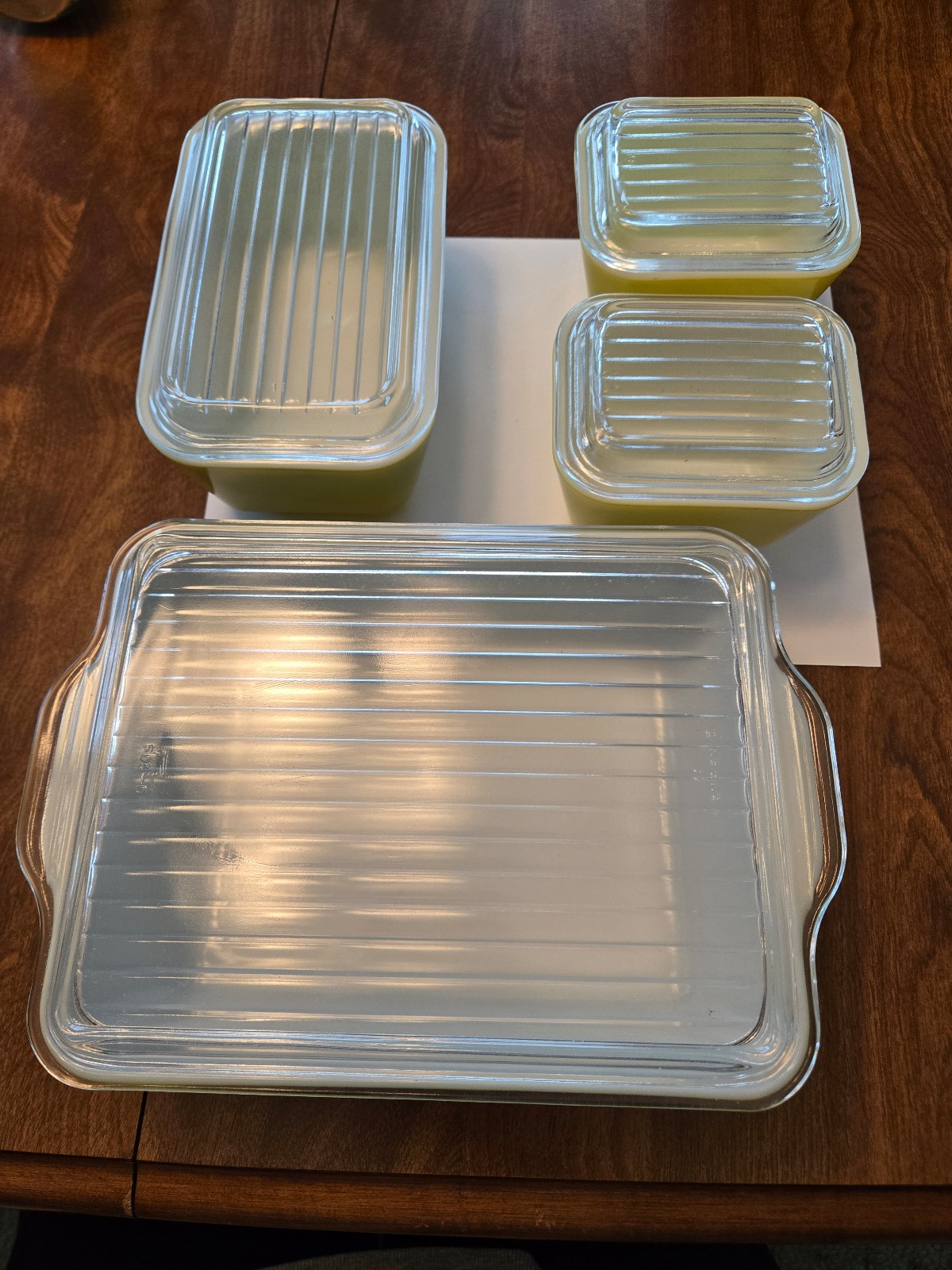 Pyrex 8 piece Refrigerator Set