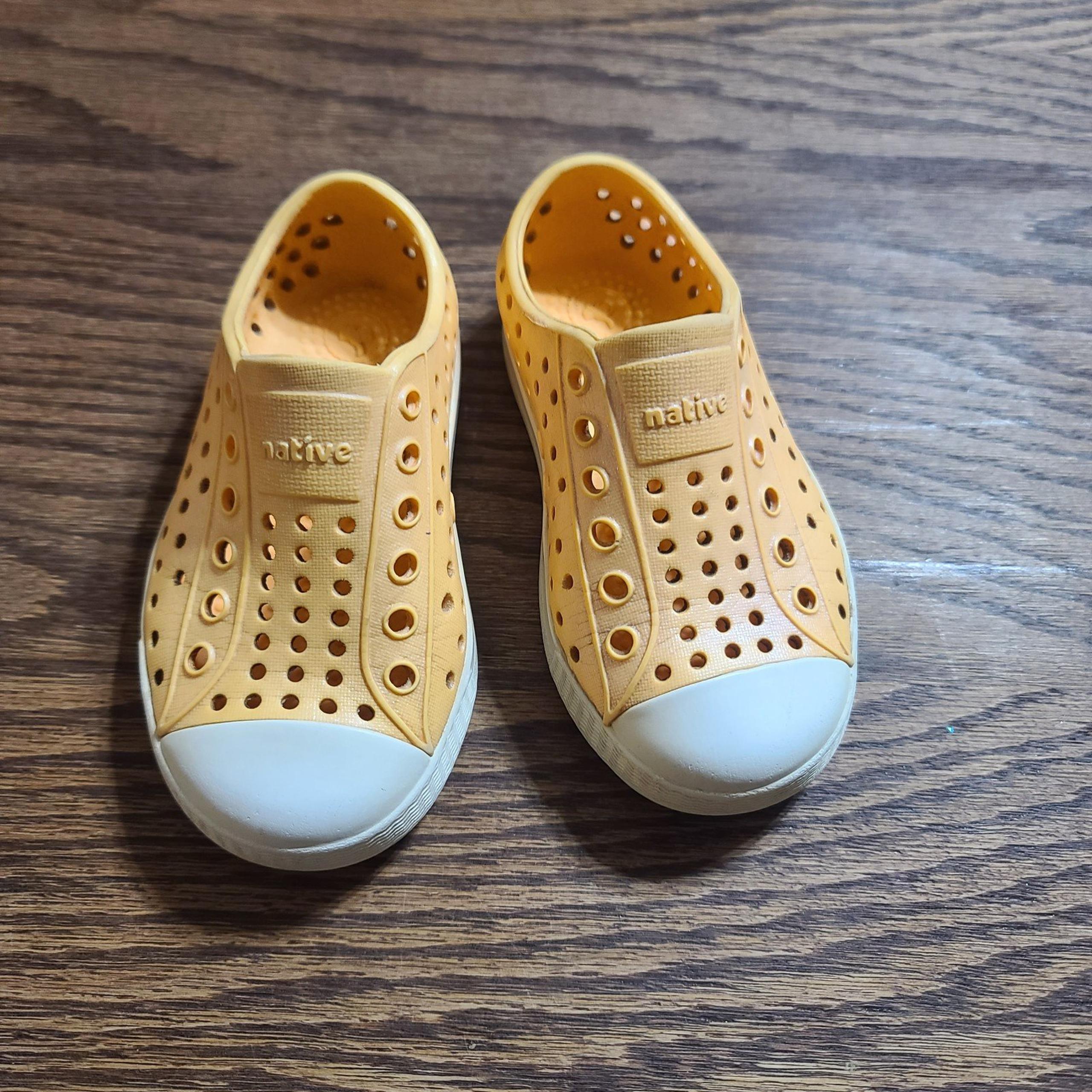 Jefferson Native sparkly light orange peach shoes size 6