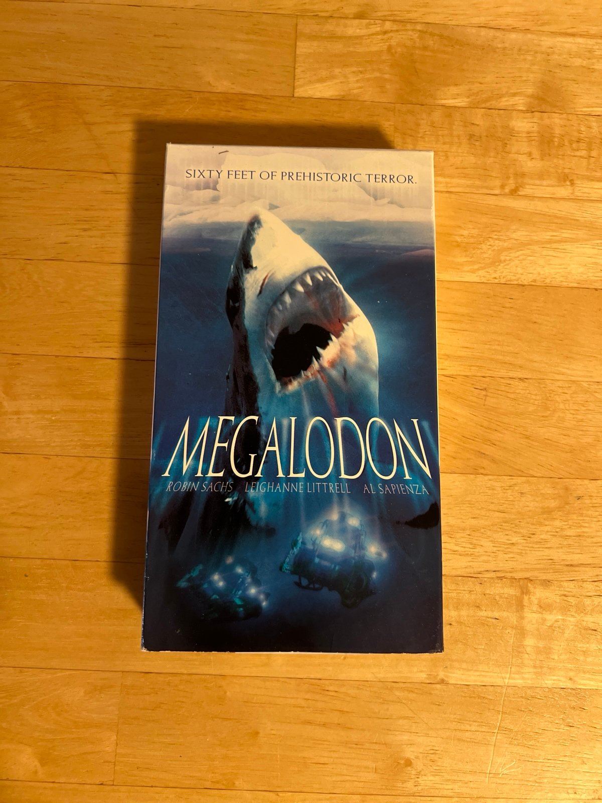 MEGALODON (VHS, 2002) Cult Horror Action ~ Leighanne Littrell Monarch Home Video