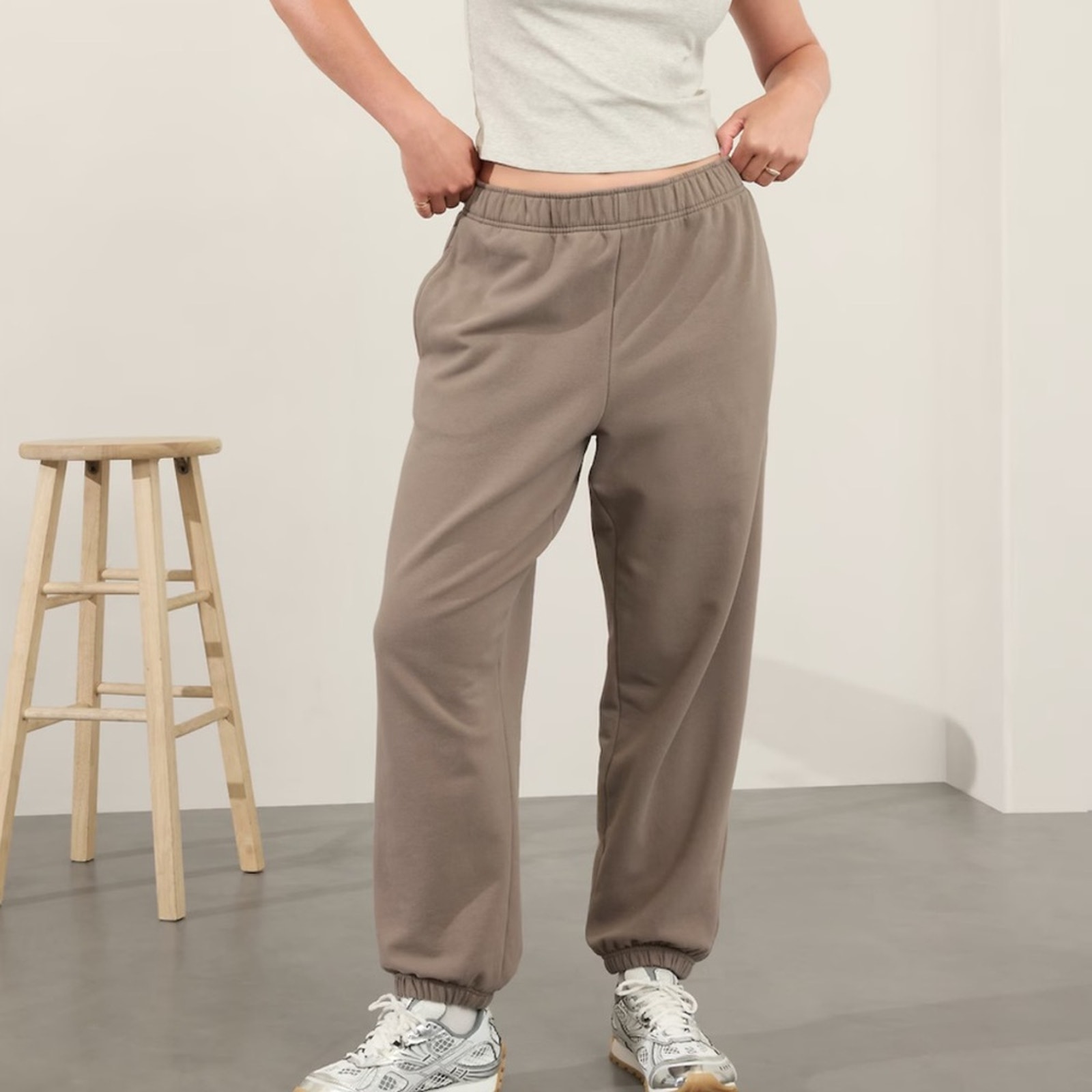 ATHLETA FOREVER FLEECE HIGH RISE TAN JOGGER NWT SIZE L