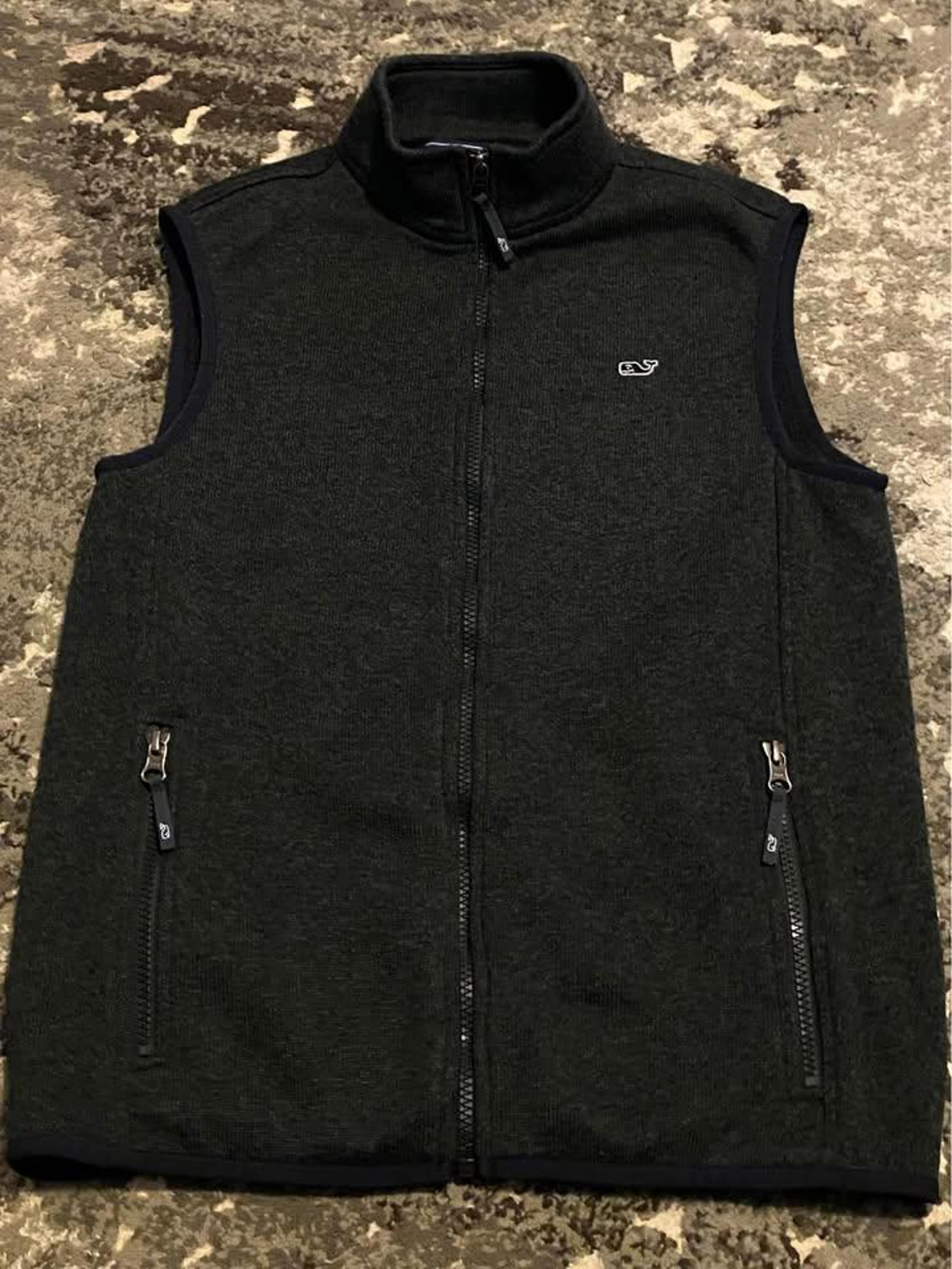 Vineyard Vines Men's Sweater Vest - Stylish & Versatile XS