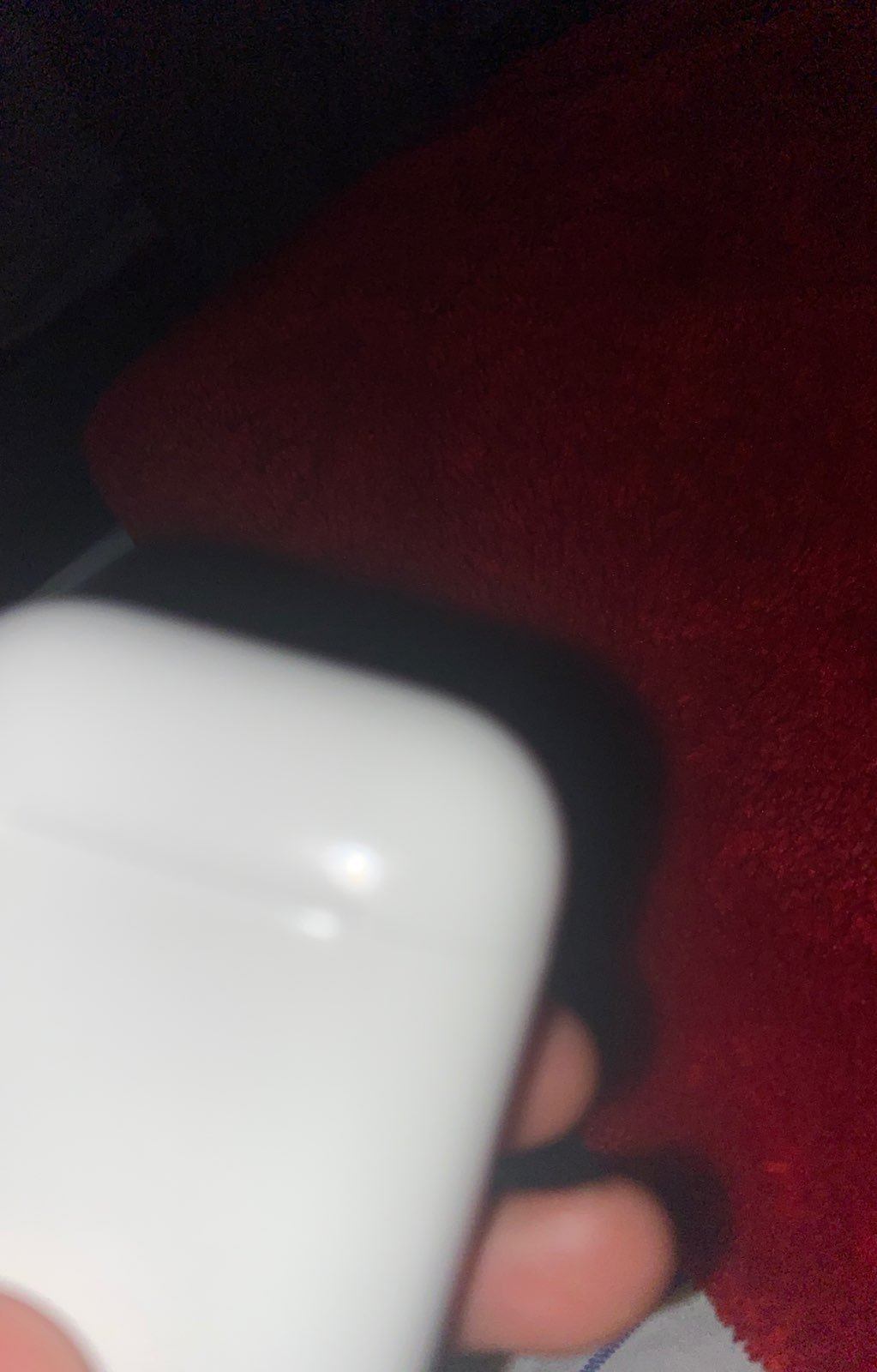 AirPods with Charging Case (1st Generati
