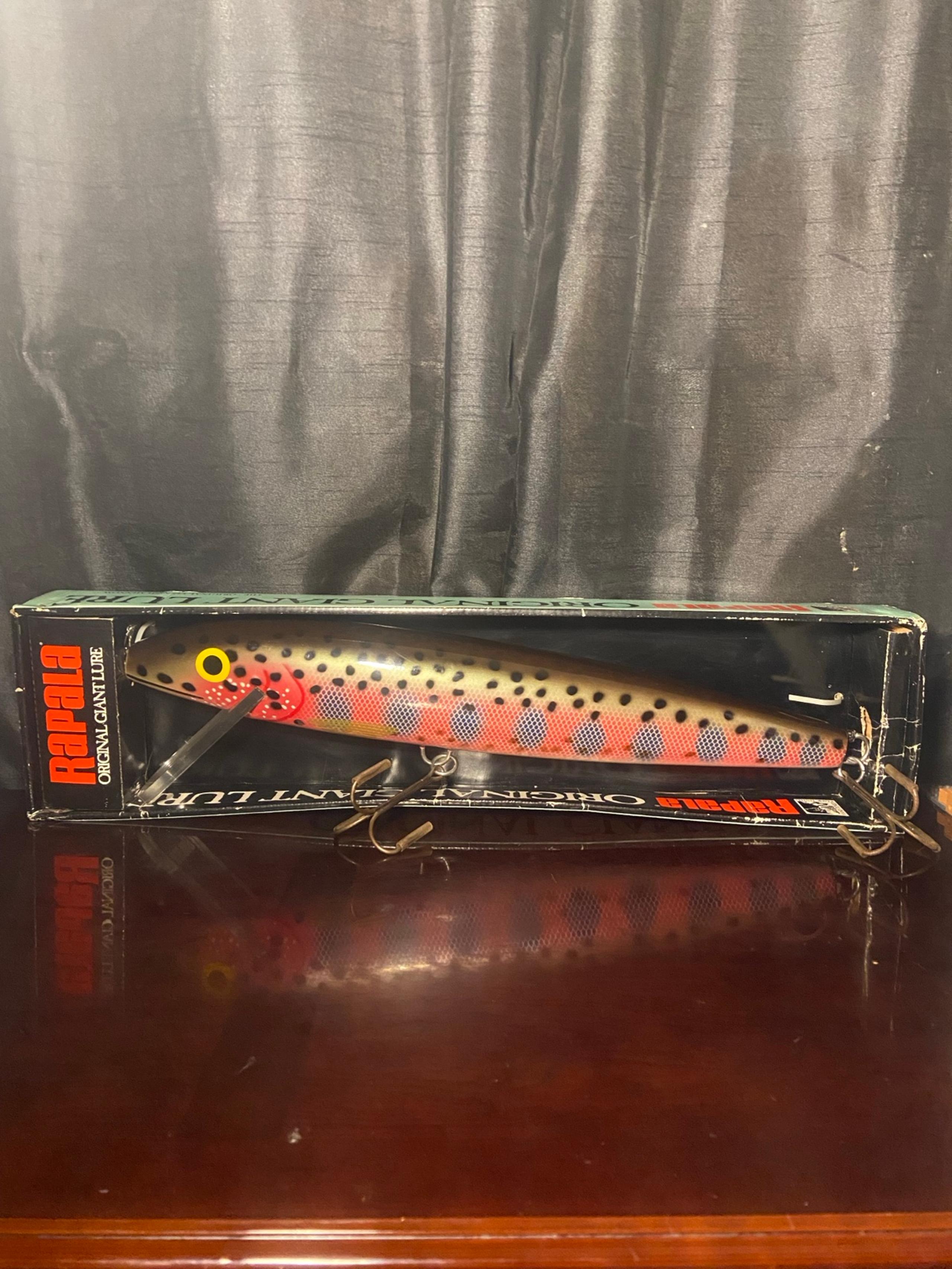 Rapala RGLRT 29.5"  Giant Rainbow Trout Fishing Lure Rare Collectible