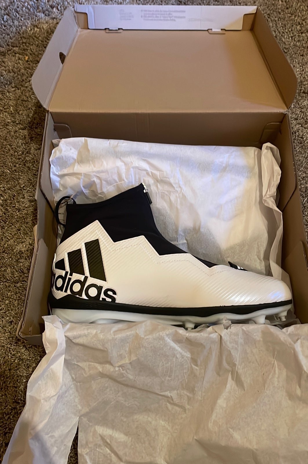 Mens 11.5 adidas black and white football cleats