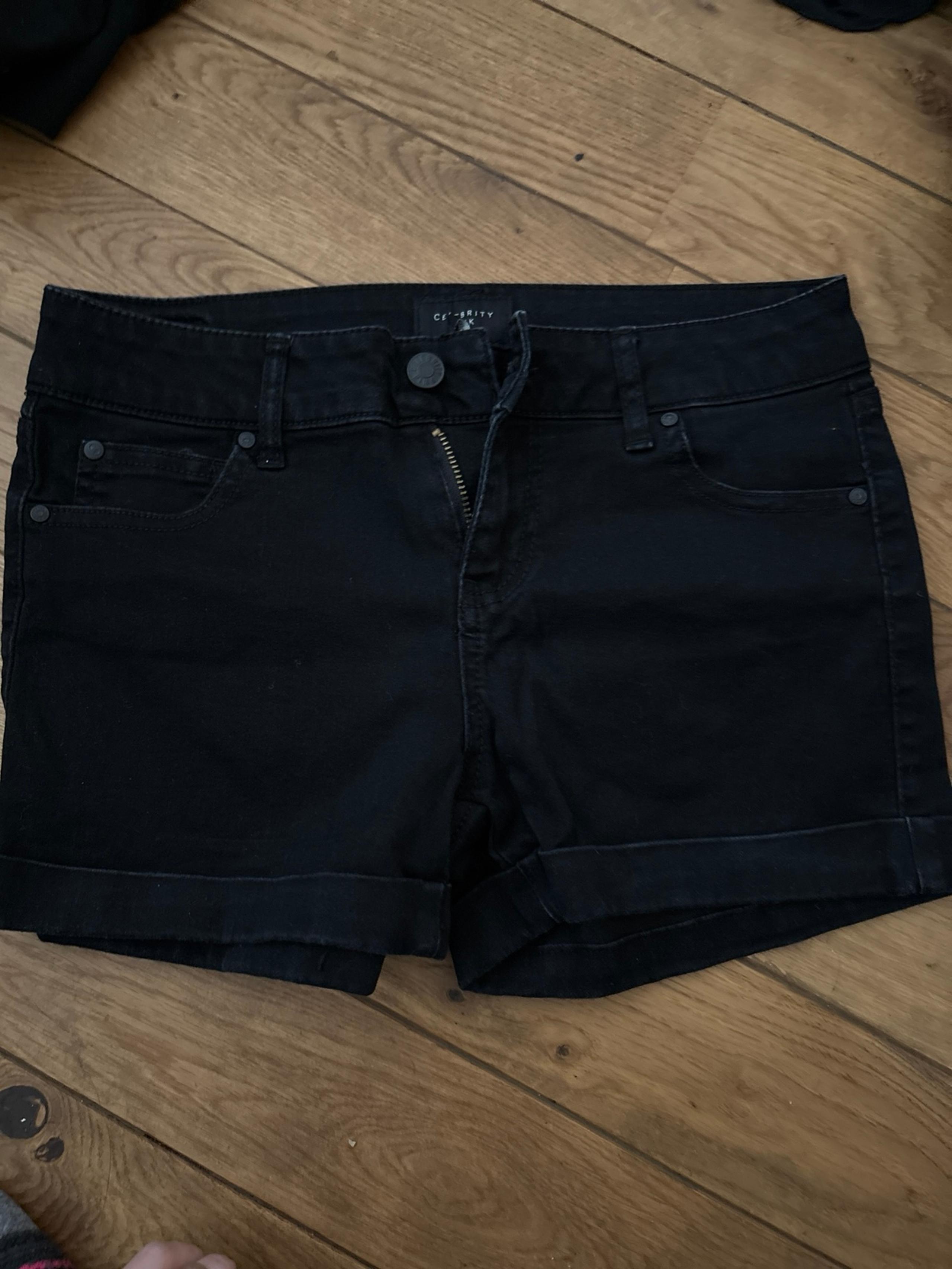 Celebrity Pink black shorts size 3