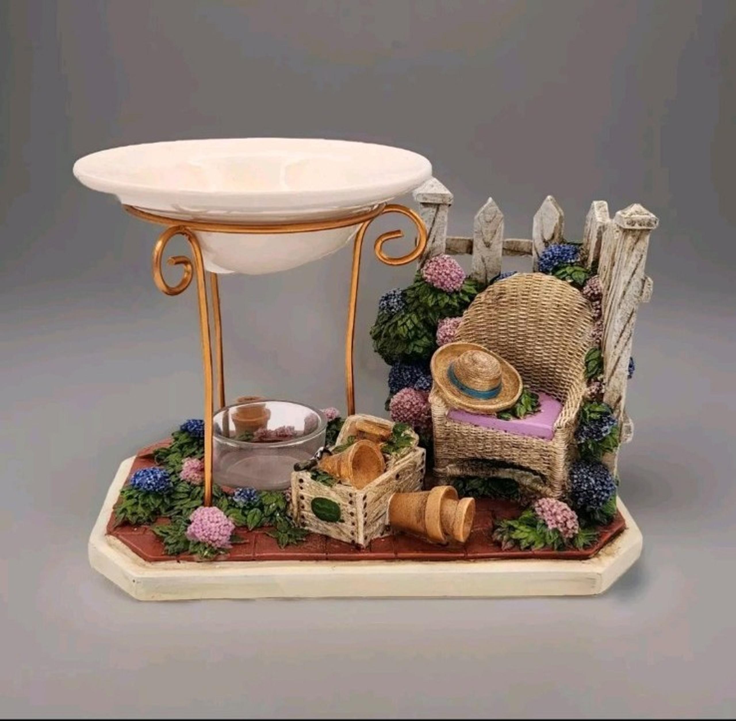 Yankee Candle Tealight Wax Tart Warmer Spring Garden Diorama Hydrangeas