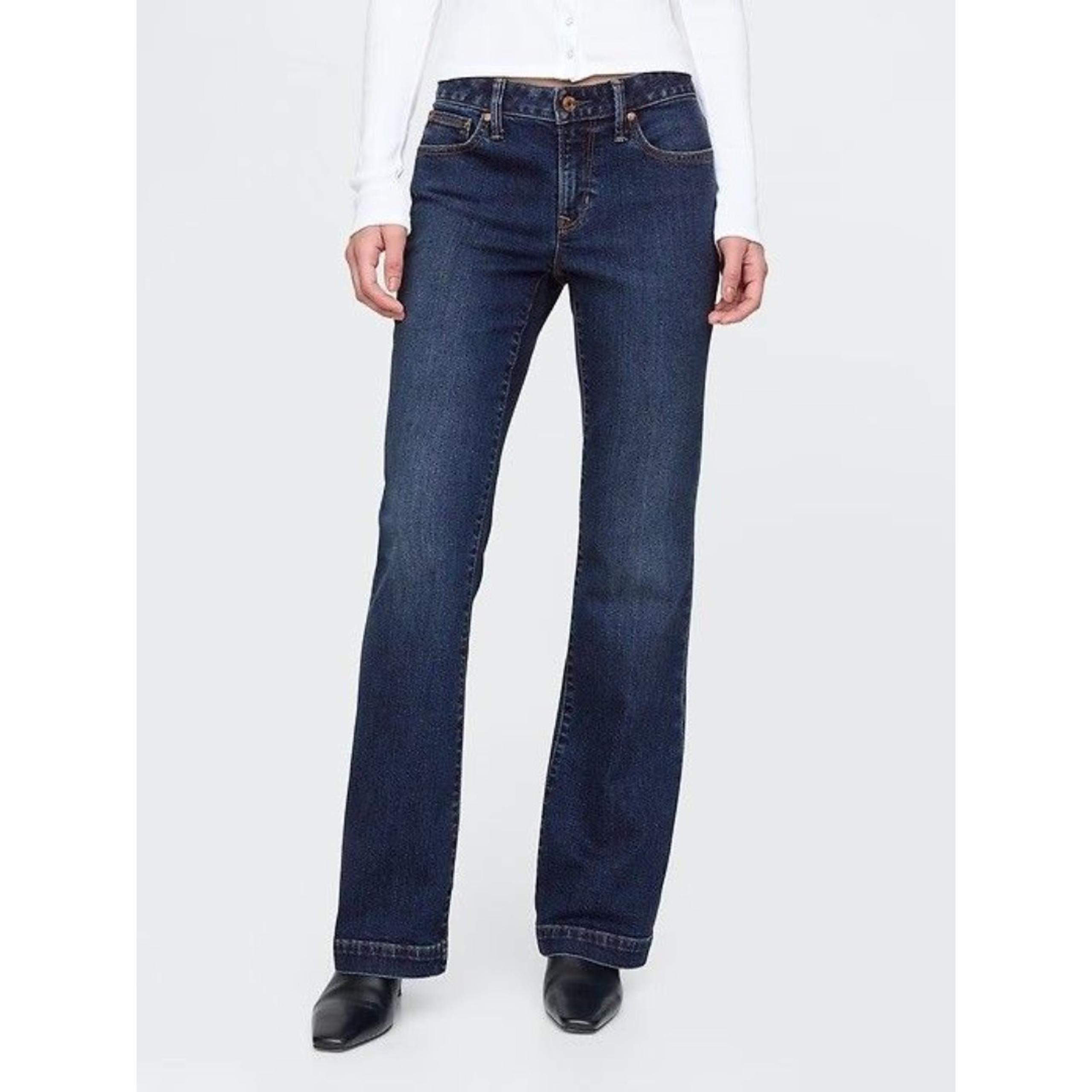 GAP Long and Lean Dark Indigo Women's Flared Jeans Size 6R/28 WORN ONCE!