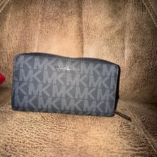 Michael Kors Medium Travel Phone Holder Wallet Wristlet in Black