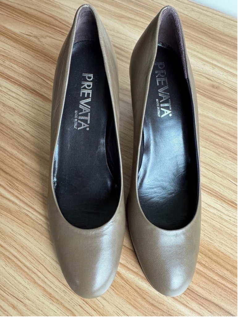 Women's Prevata Leather Pumps Size 6 Taupe