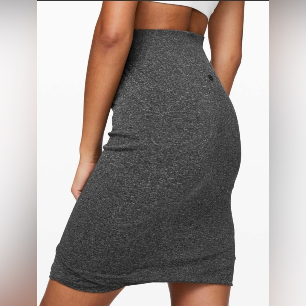 Lululemon Boulevard Bliss Skirt Black/White Size 6