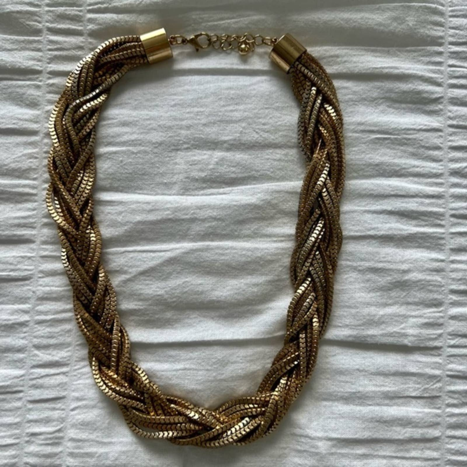 Chunky gold necklace store forever 21