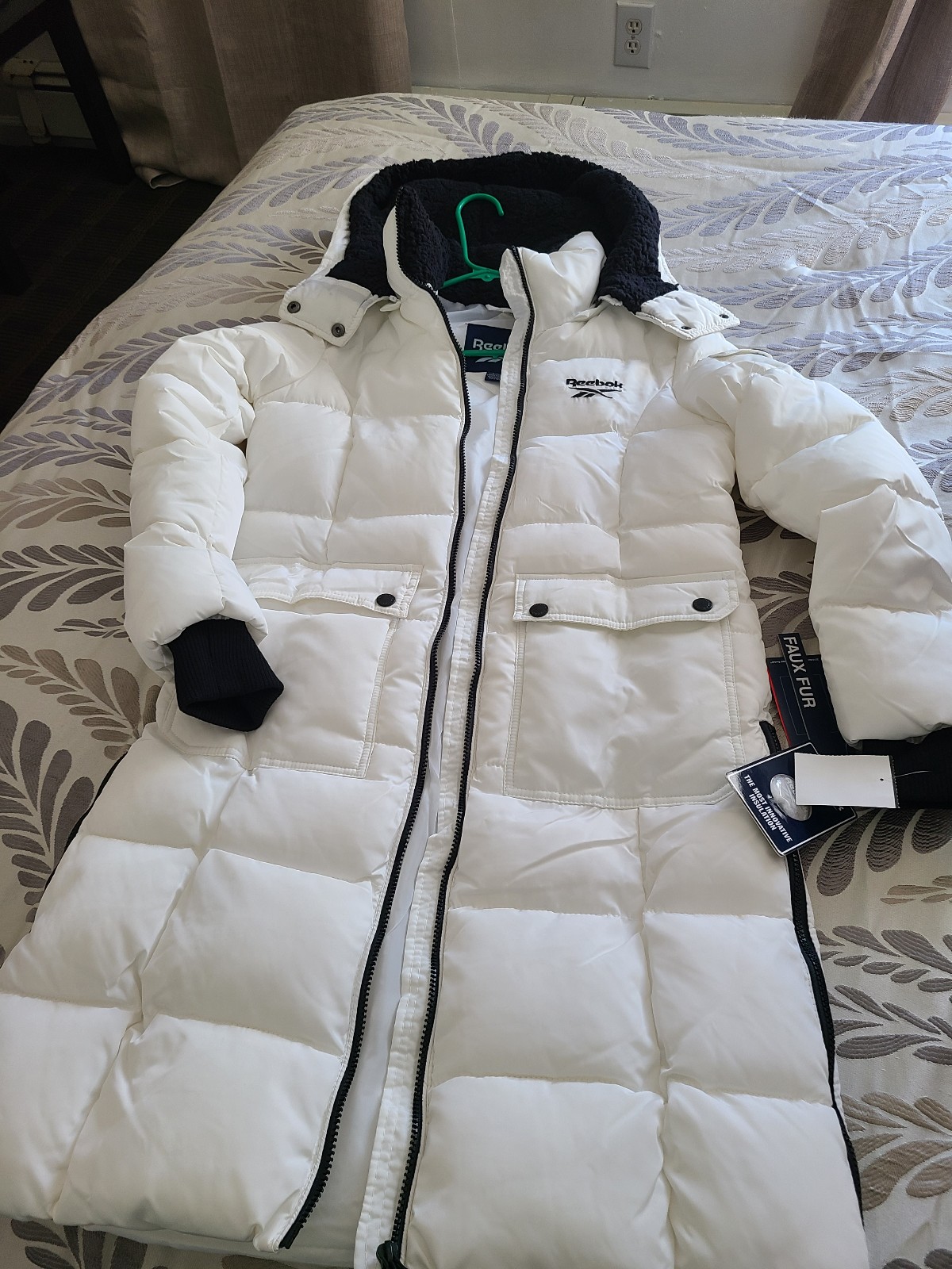 REEBOK WOMEN. JACKET NEW SIZE S
