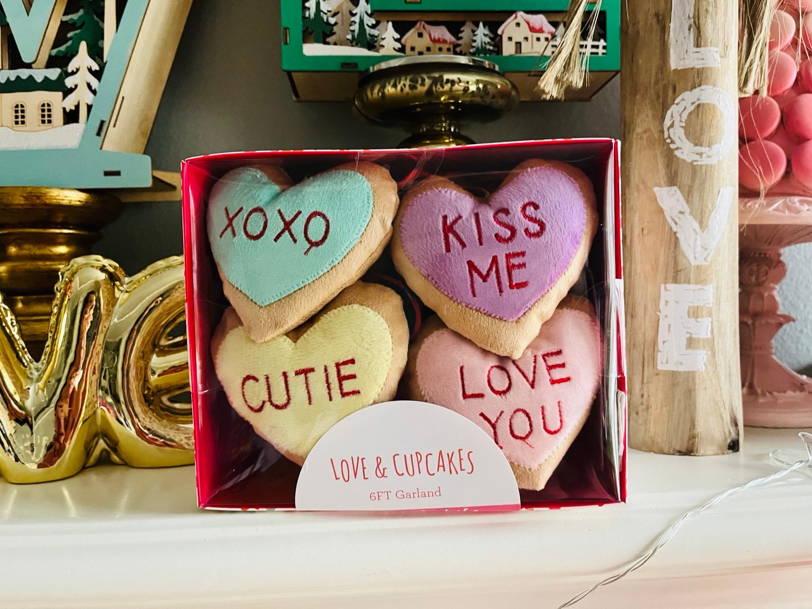 NIB Vakentine Candy Conversation Hearts Garland