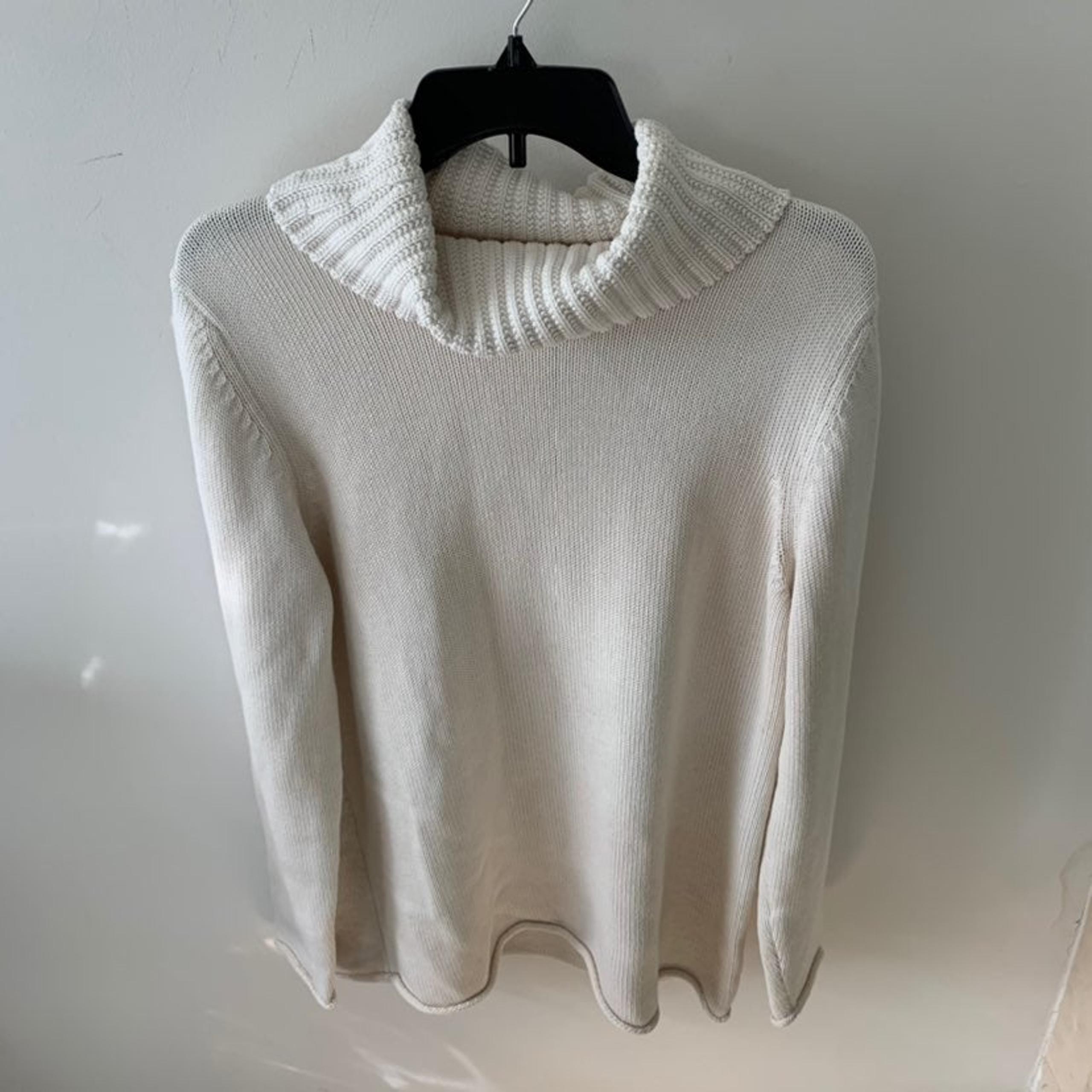 Appleseed's White Turtleneck Sz M