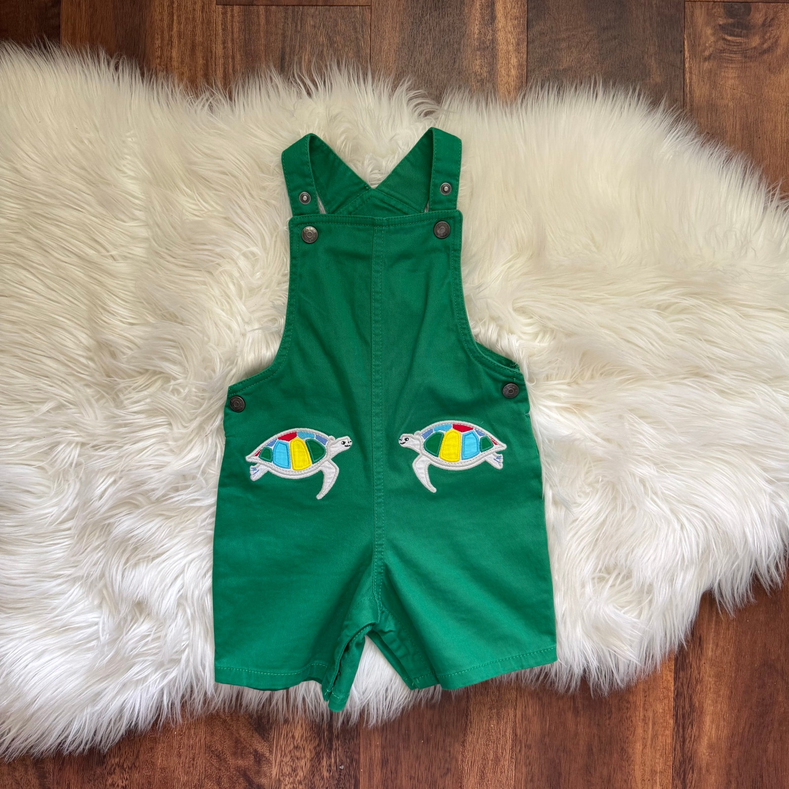 Baby Boden Turtle Shortalls Green Size 18-24 Months