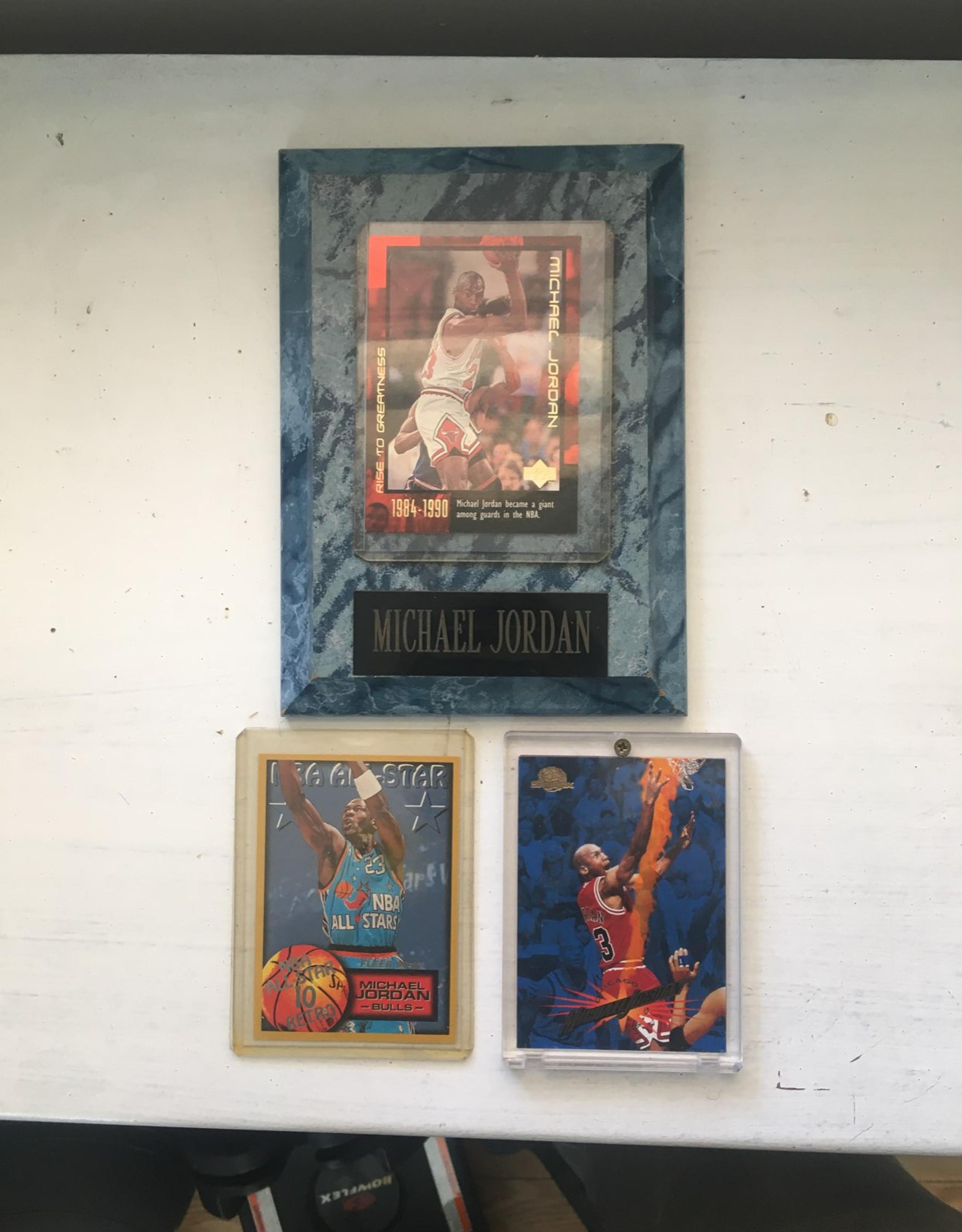 4 Michael Jordan Trading cards