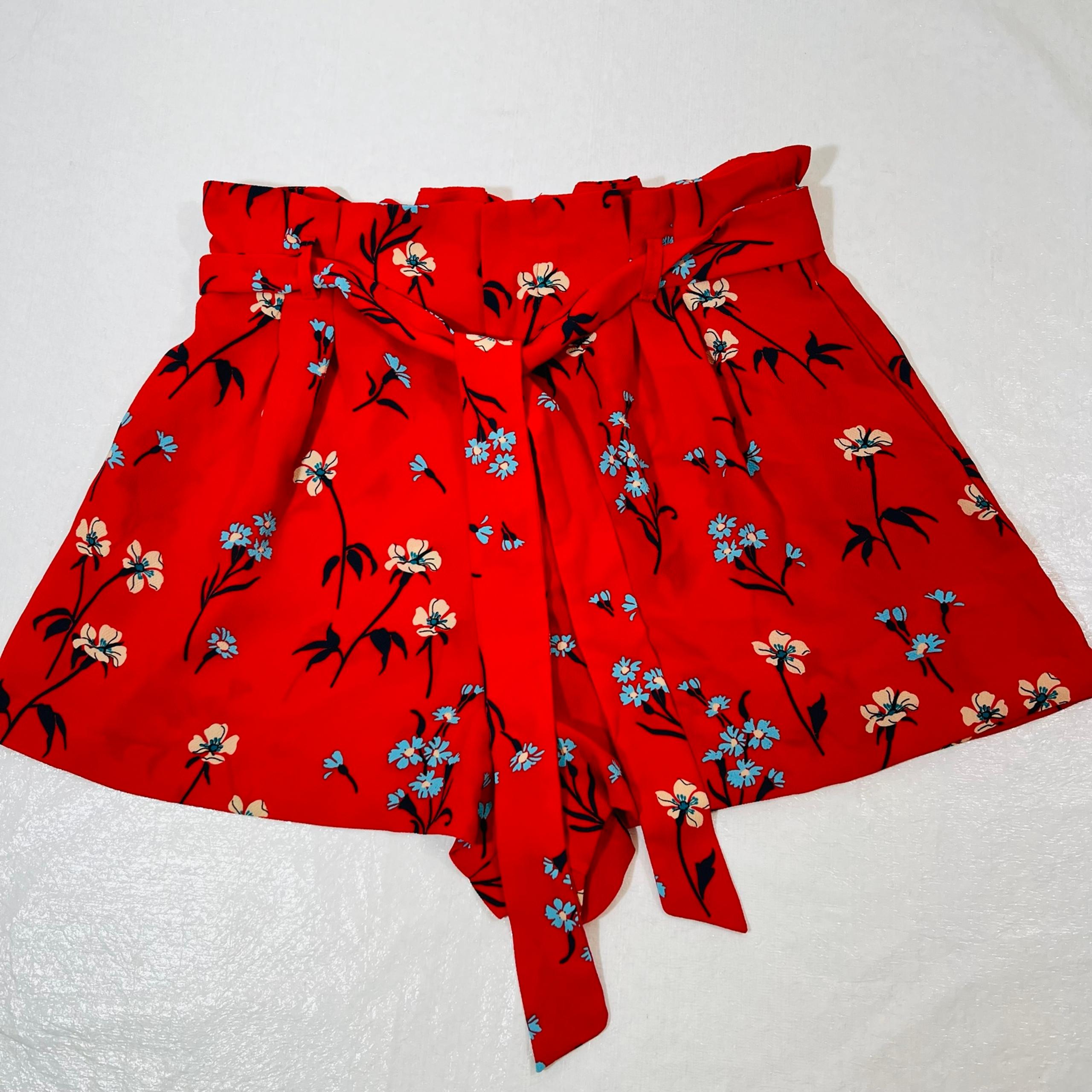 Zara Trafaluc Collection Womens Lg Paperbag Tie Waist Red Floral Tropical Shorts