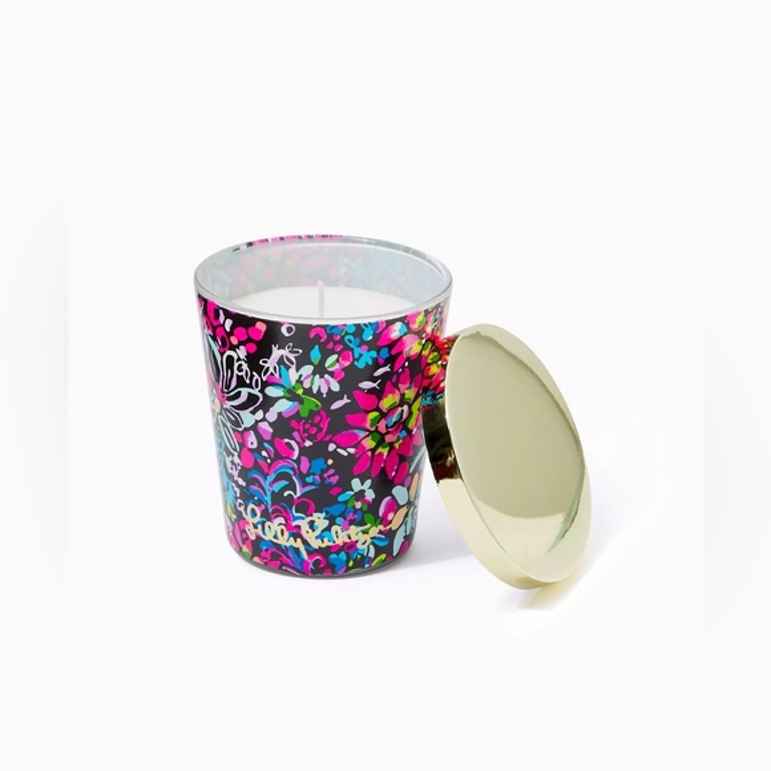 Lilly Pulitzer Printed Candle, Multi Feeling Fintastic, NWT