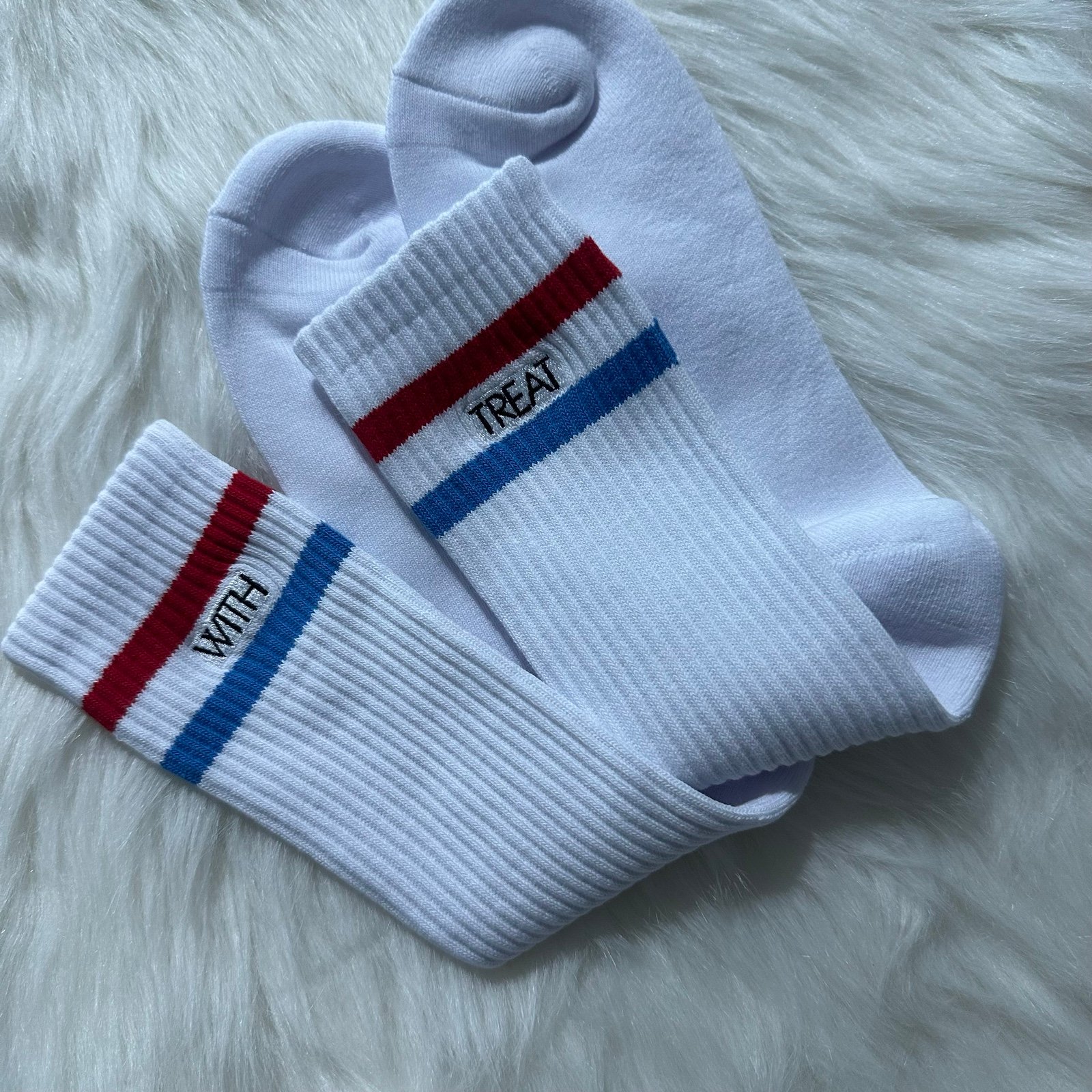 Harry Styles TPWK Treat People With Kindness TOUR Socks New RARE