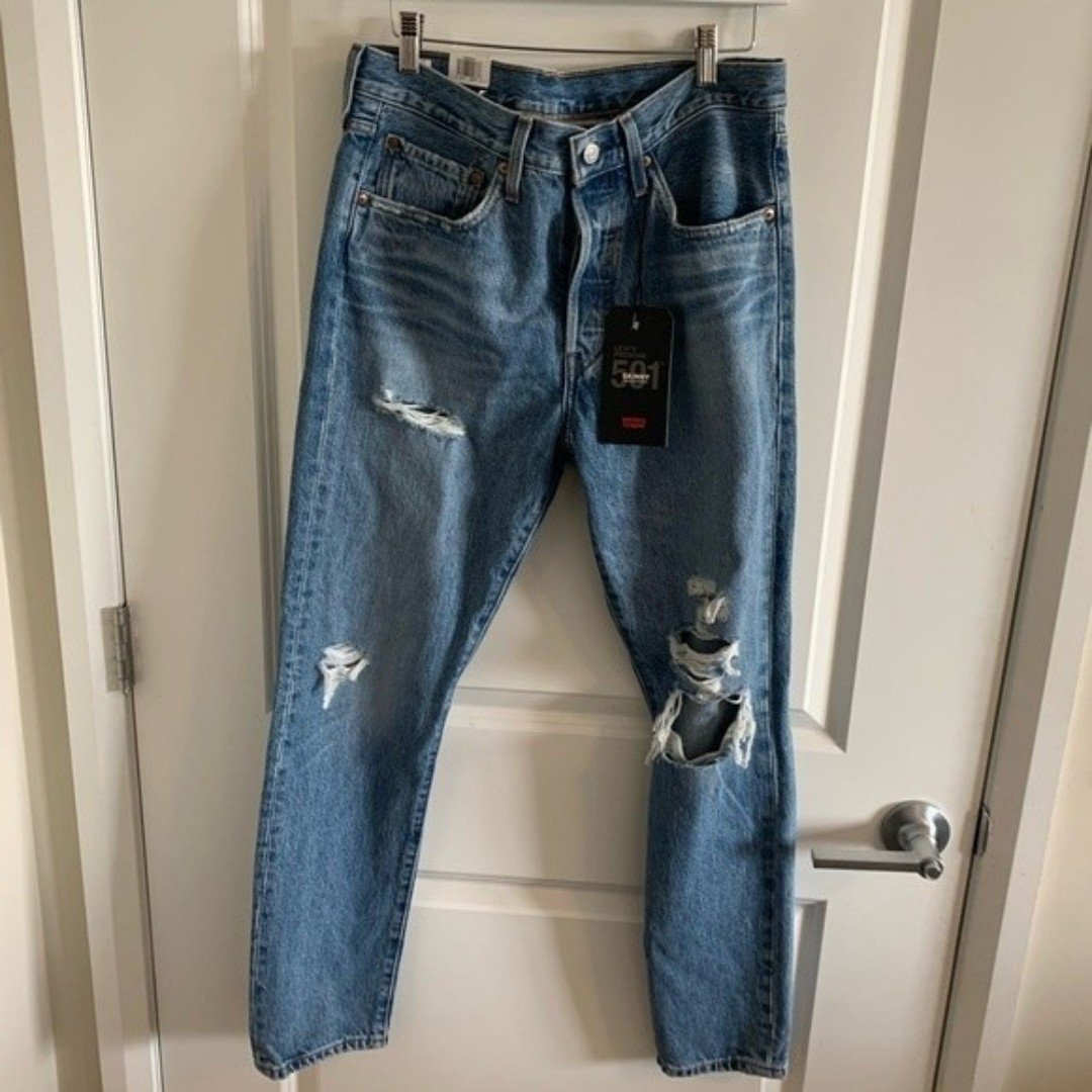 LEvis big E 501 Super Distressed Size 30x30