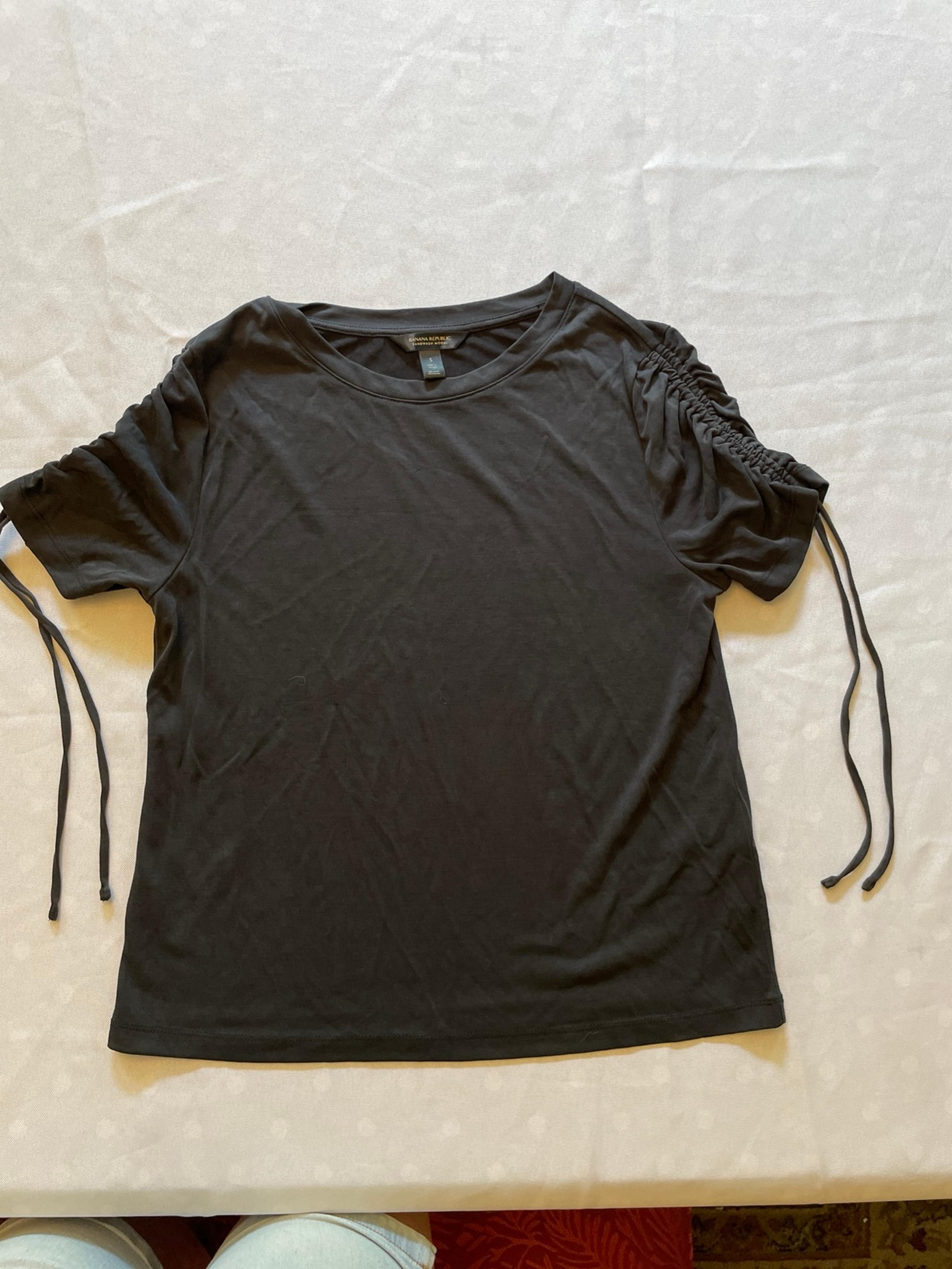 Banana Republic black cotton T-shirt / top Small