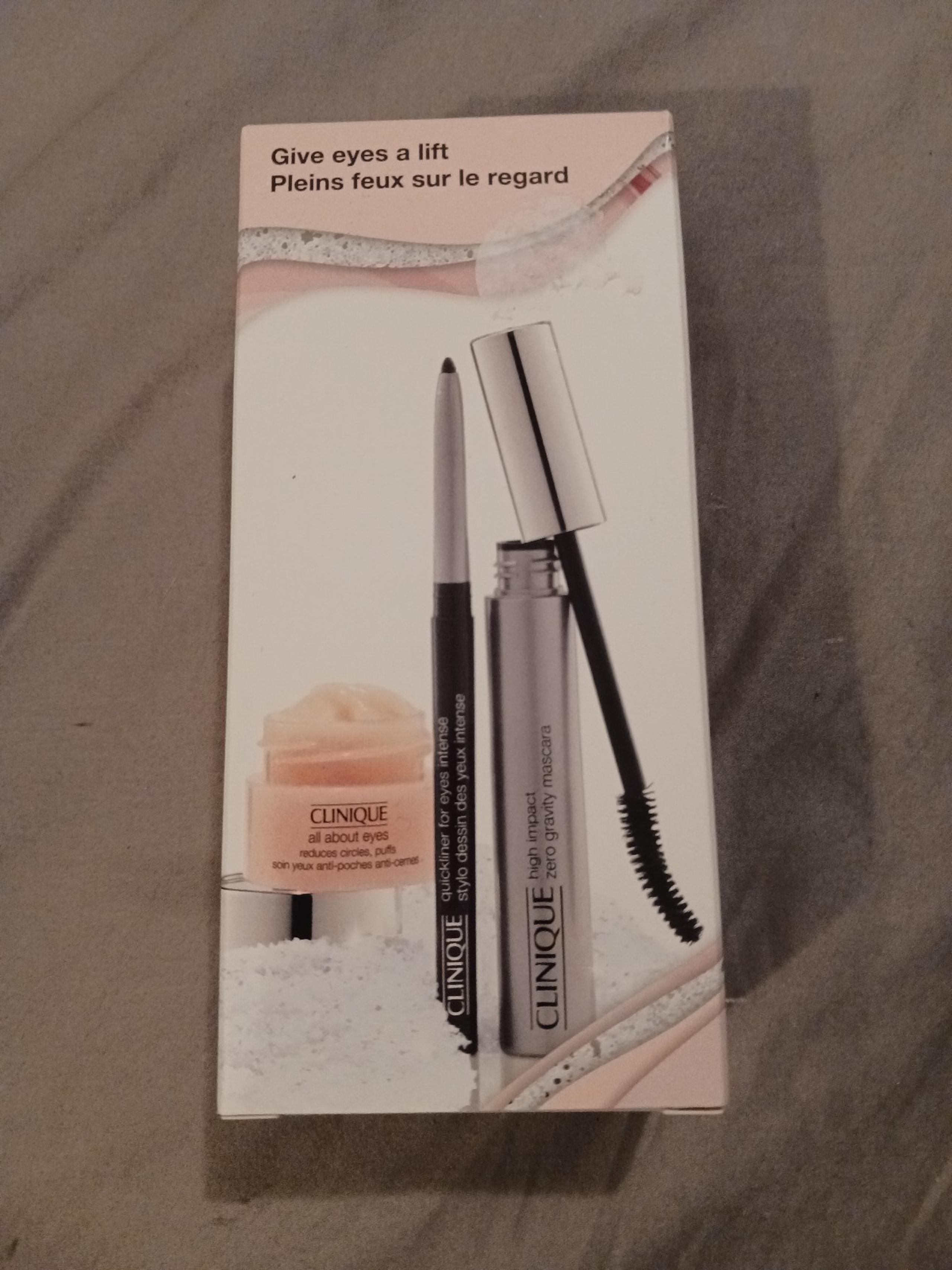 NWT!! CLINIQUE (Give Eyes A Lift) Makeup Set