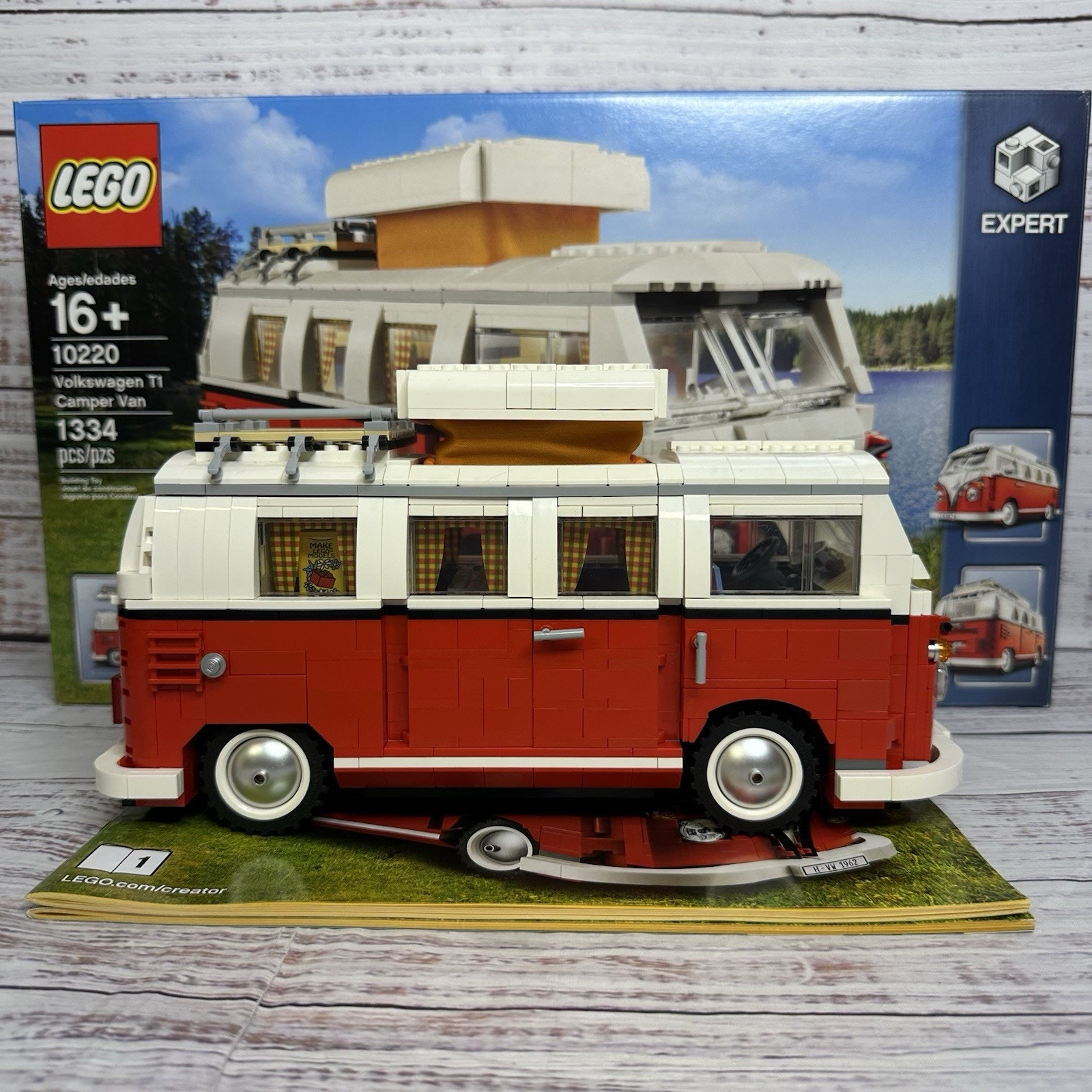 LEGO 10220 Creator Expert Volkswagen T1 Camper Van 1334 Pieces Complete