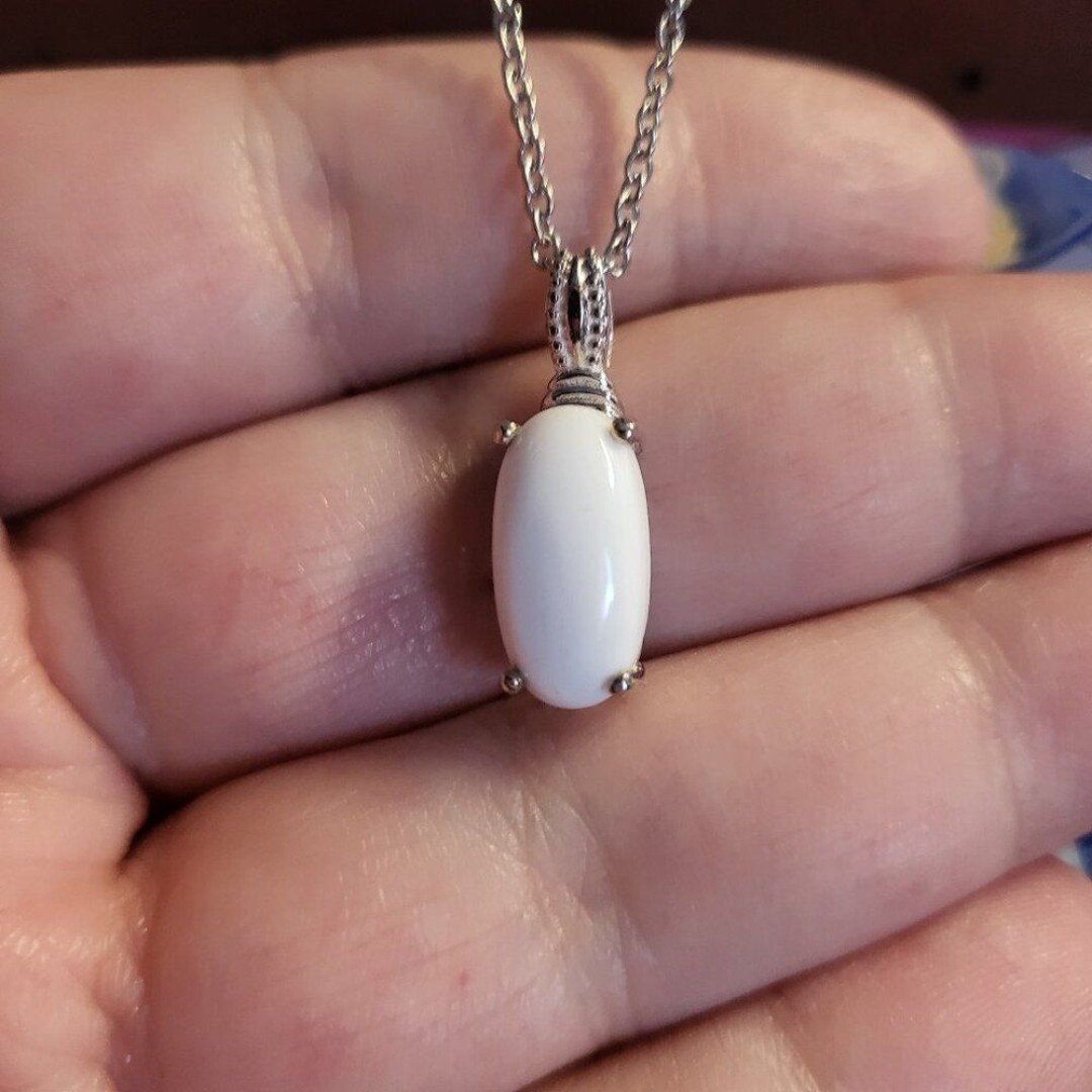 White Jade Solitaire Pendant Necklace
