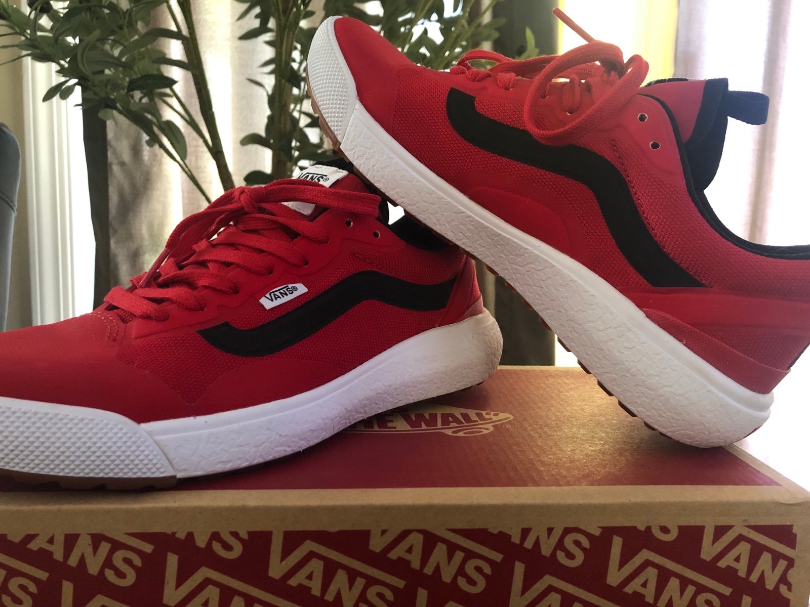VANS UltraRange Exo Ultra Cushion Red Men Size 7.5/Women Size 9/Youth Size 7