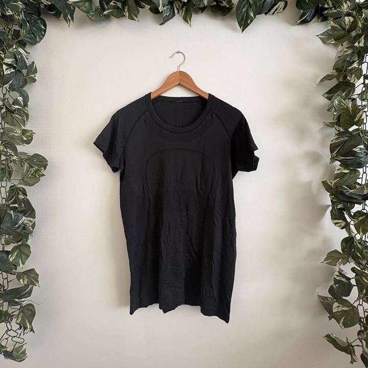 Lululemon Athletic Swiftly Tech Short Sleeve Shirt 2.0 Black Women’s Size 12