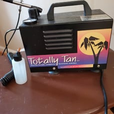 Spray tanning air compressor
