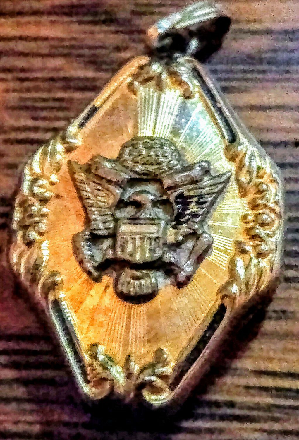 WW2 Beautiful Sweetheart Locket Photo Re
