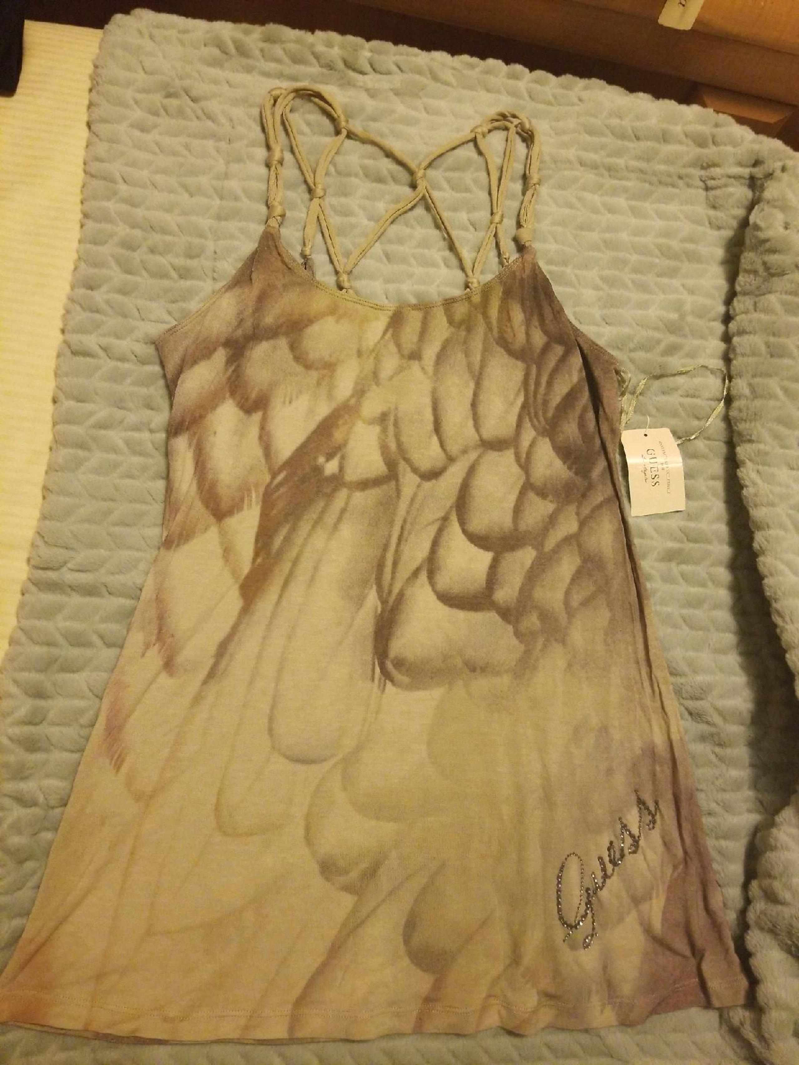 GUESS Top Sz M