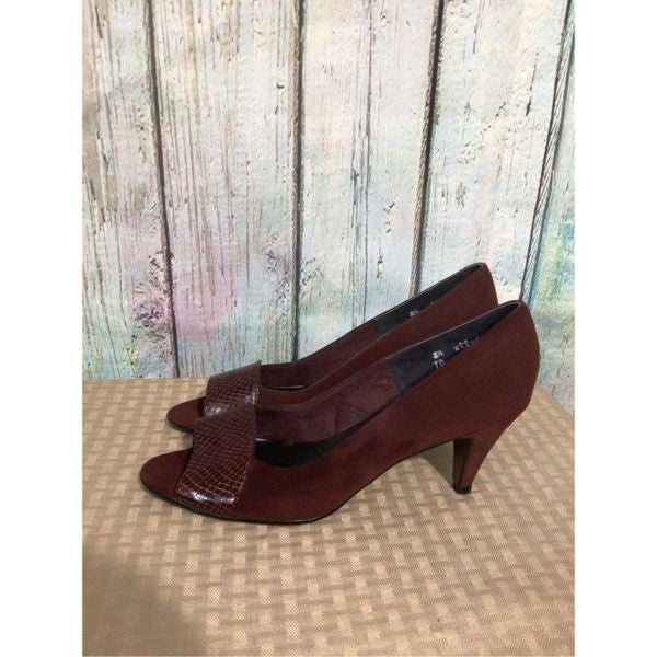 Naturalizer peep sales toe pumps