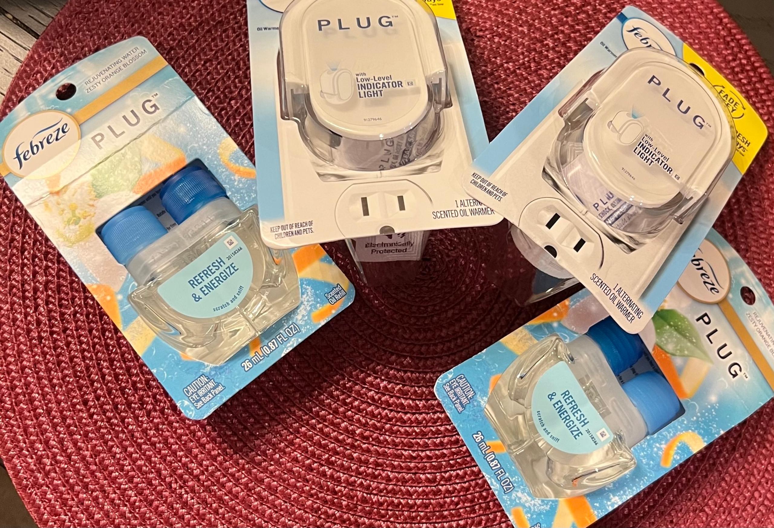 Febreze Plug In Bundle 2 Units & 2 Refresh & Energize Scented Oil Refills