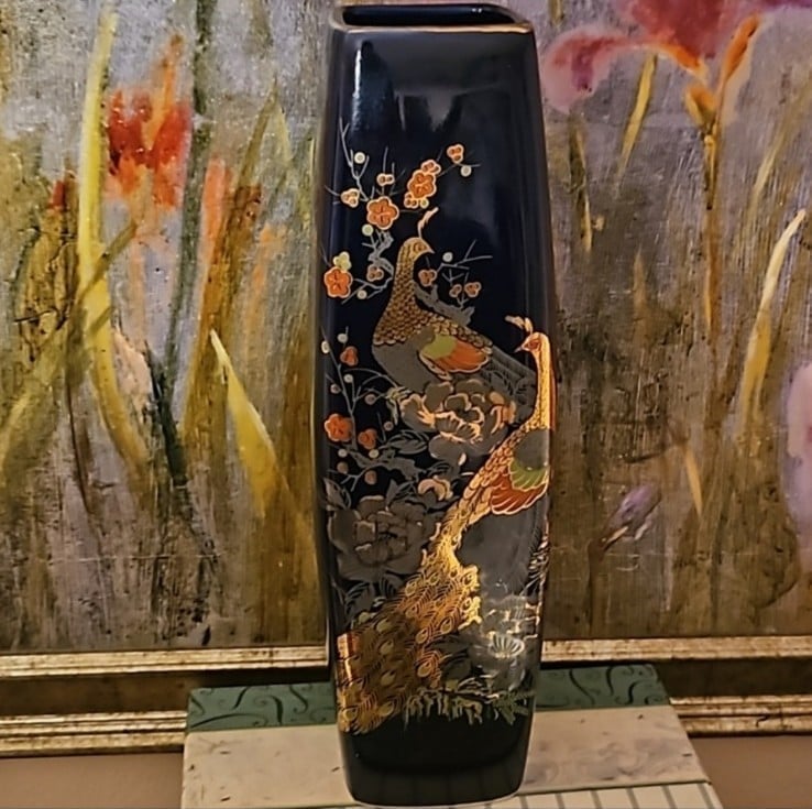 Authentic Japanese handmade Traditional orieient peacock satsuma gold gilt motif