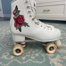 Women’s rookie rollerskates size 8