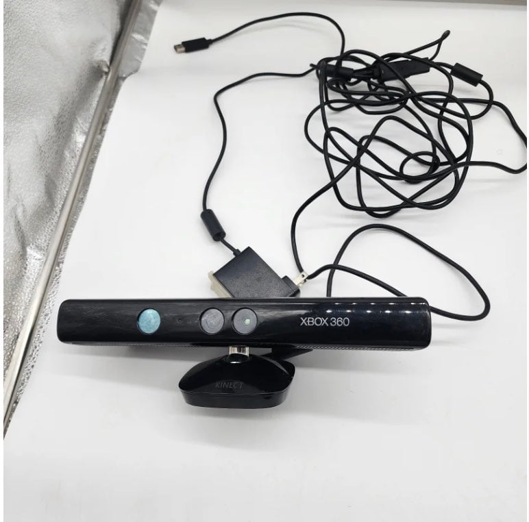 XBOX 360 + CUSTOM CONTROLLERS + GAMES + KINECT + CONTROLLER CHARGER