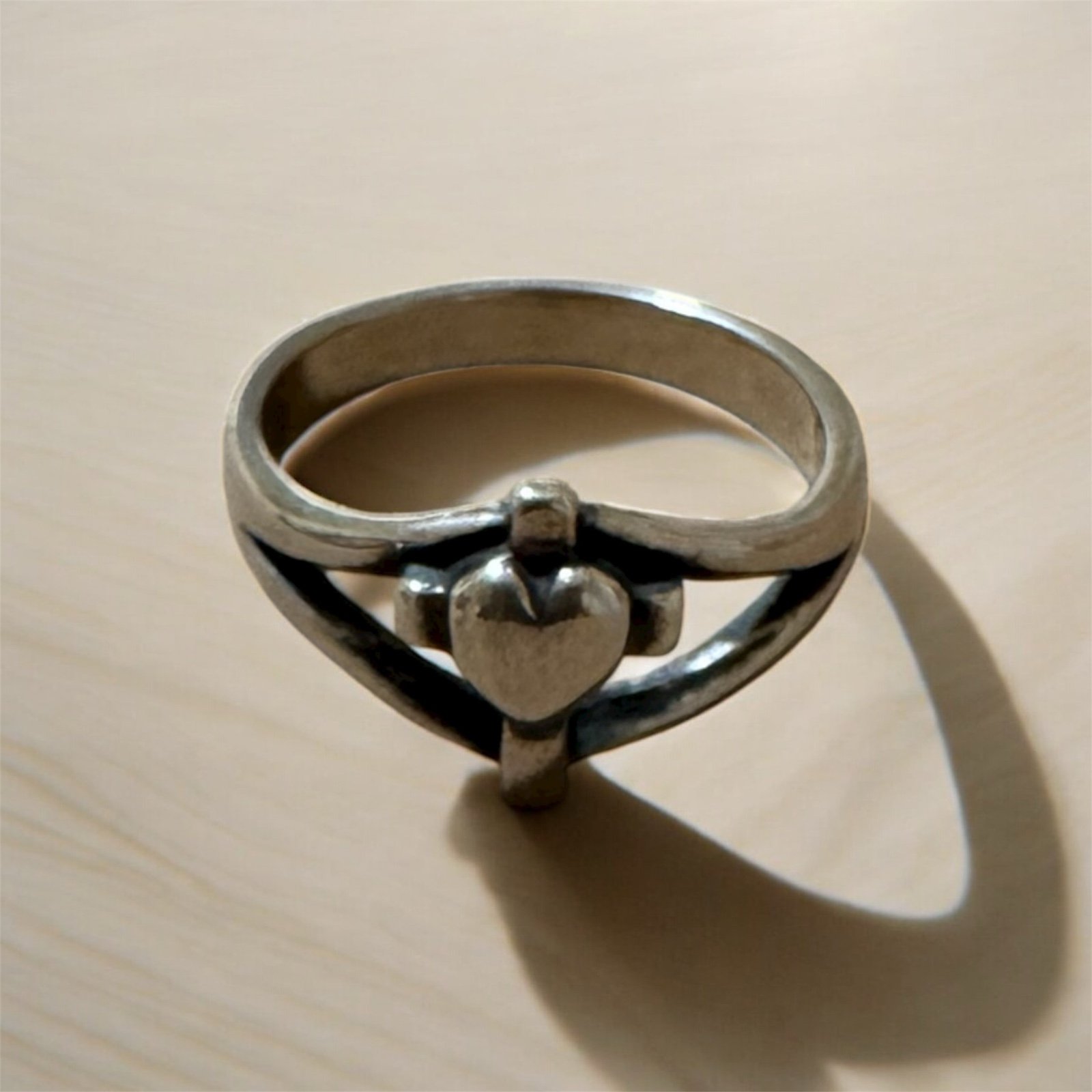 James Avery retired 925 silver cross and heart ring size 6 1/2