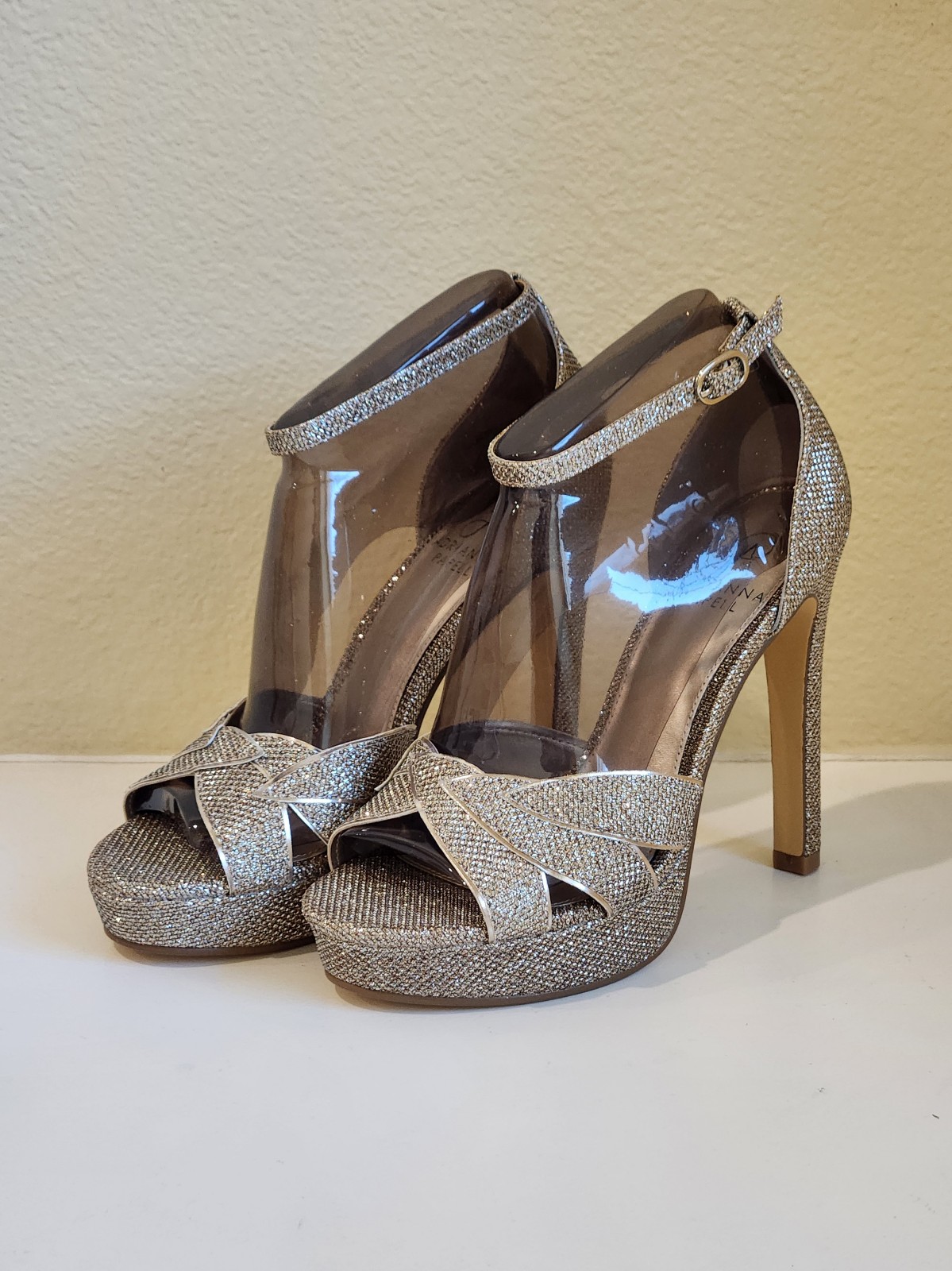 Women's Adrianna Papell Ulyana Platinum Metallic High Heels Size 6M
