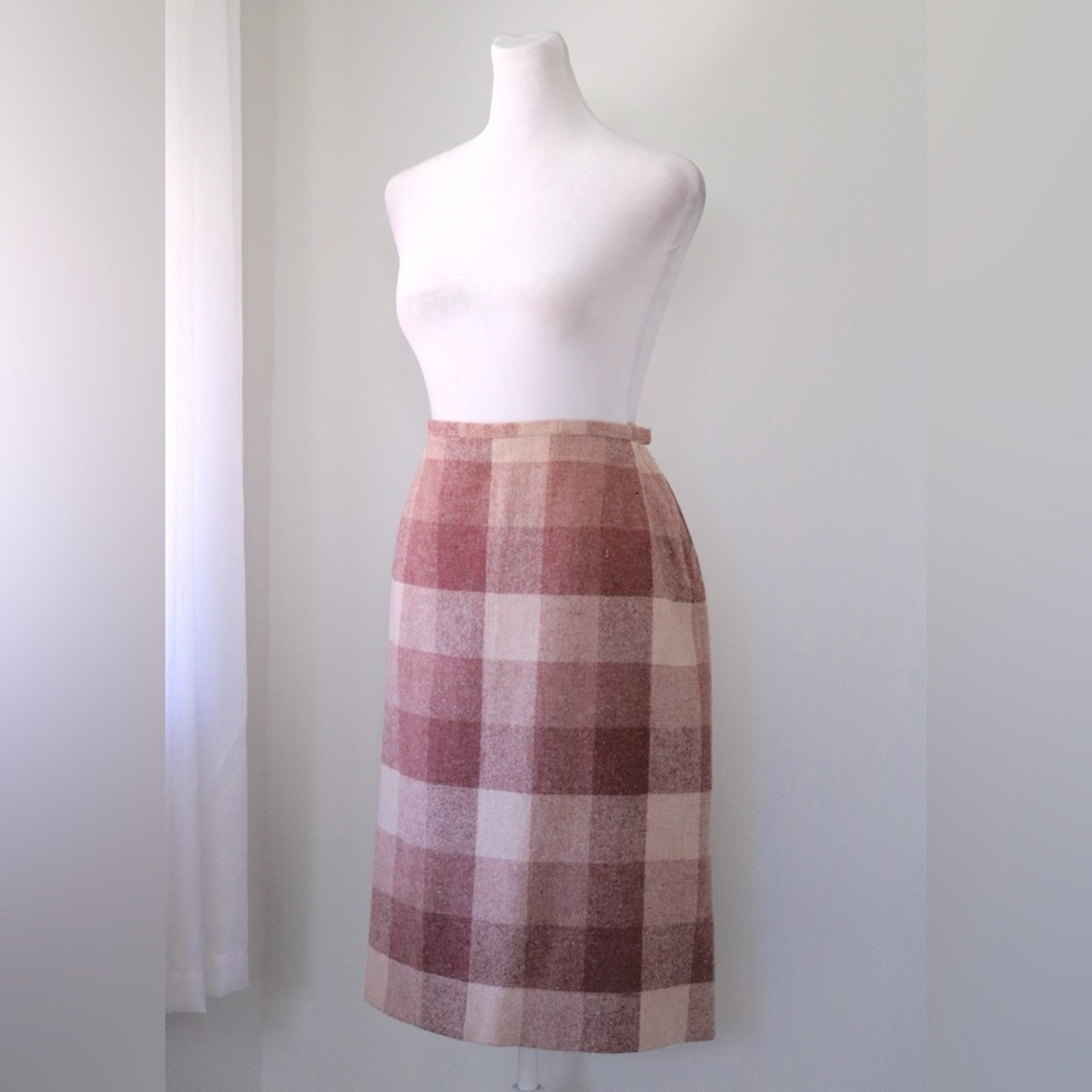 Vintage ‘70s Pink Checkerboard Print Wool A-Line Knee Length Skirt
