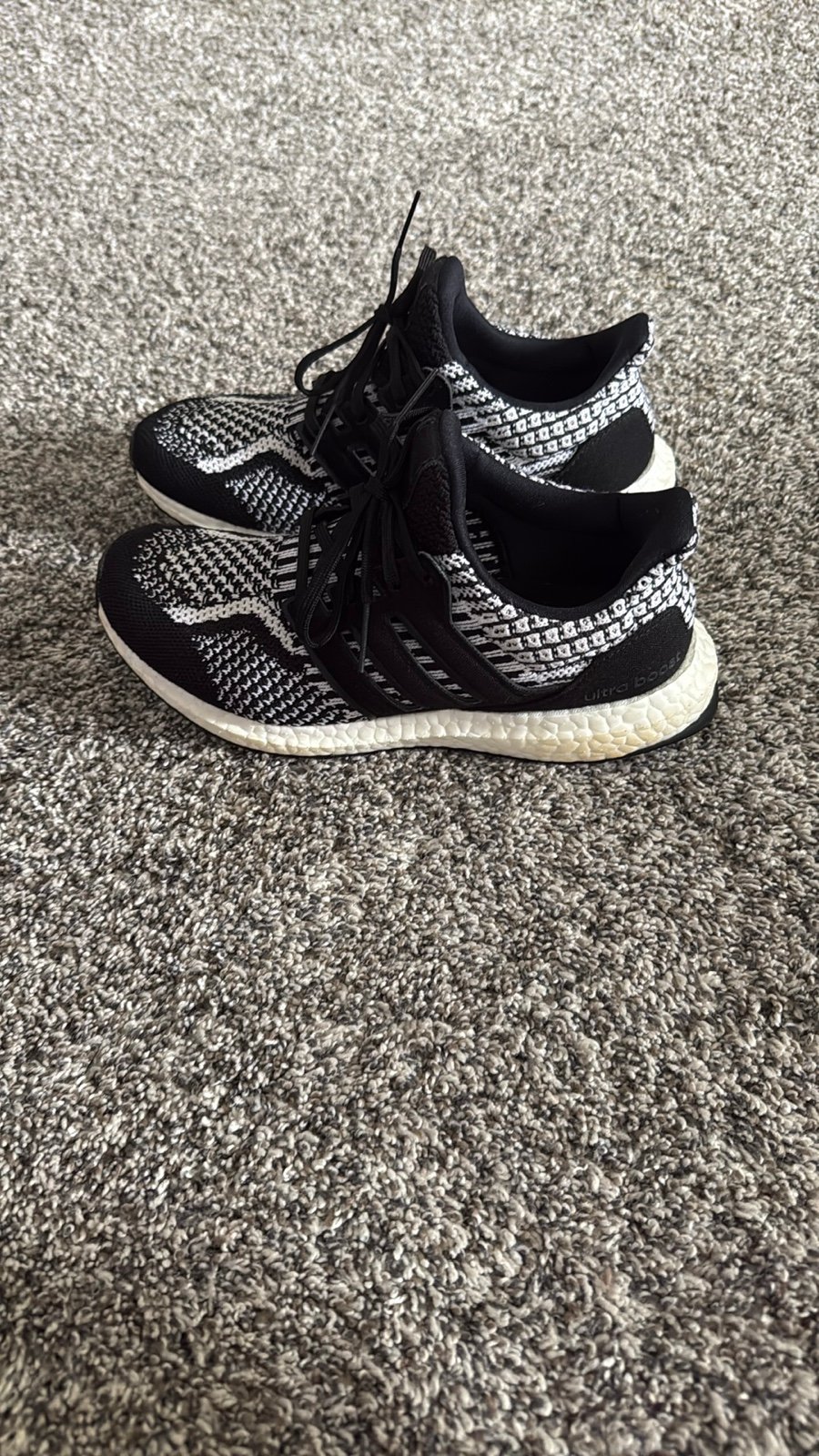 Women’s Adidas Boost 5.0 DNA sneakers