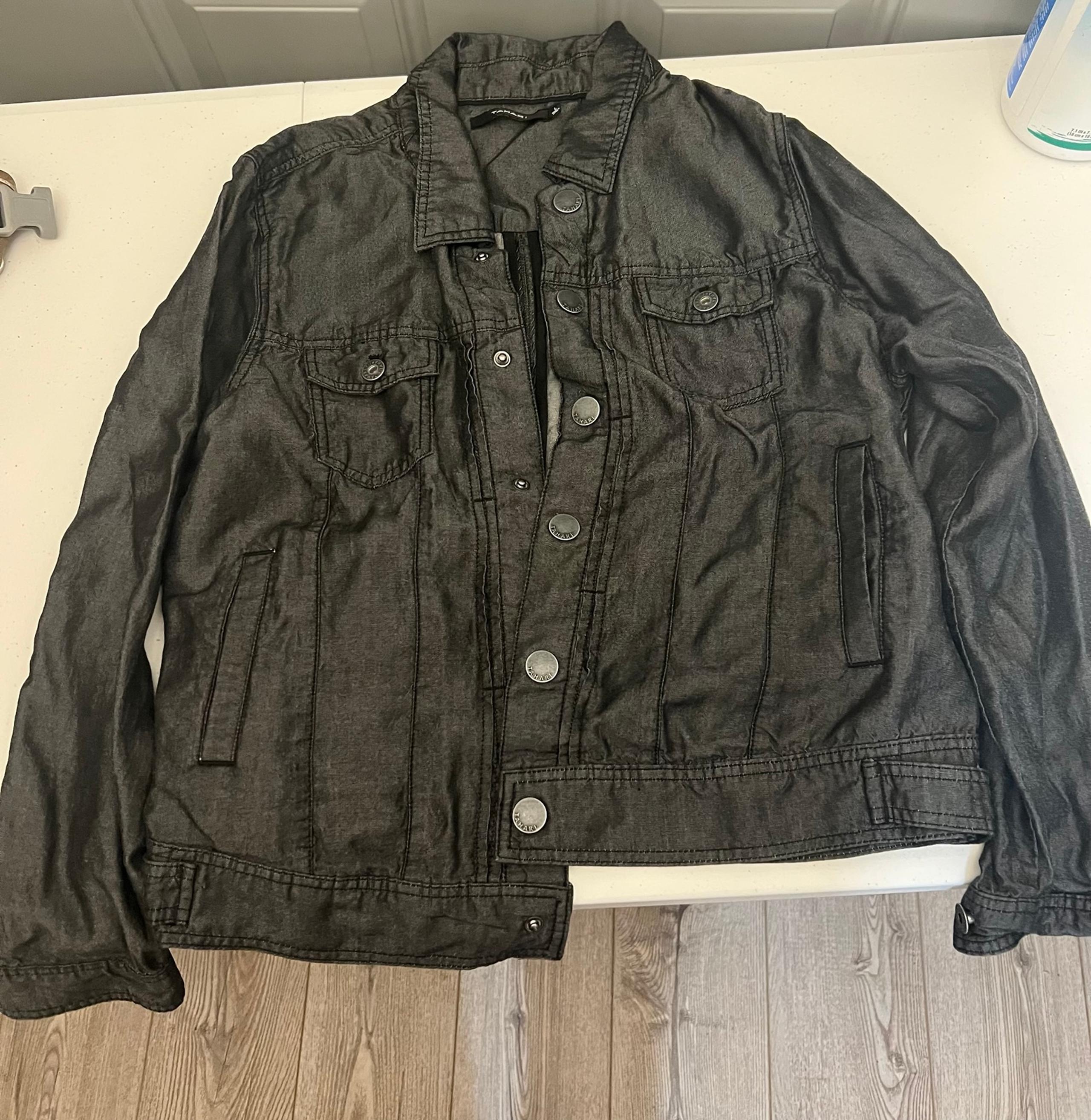 Tahari lightweight snap button jacket