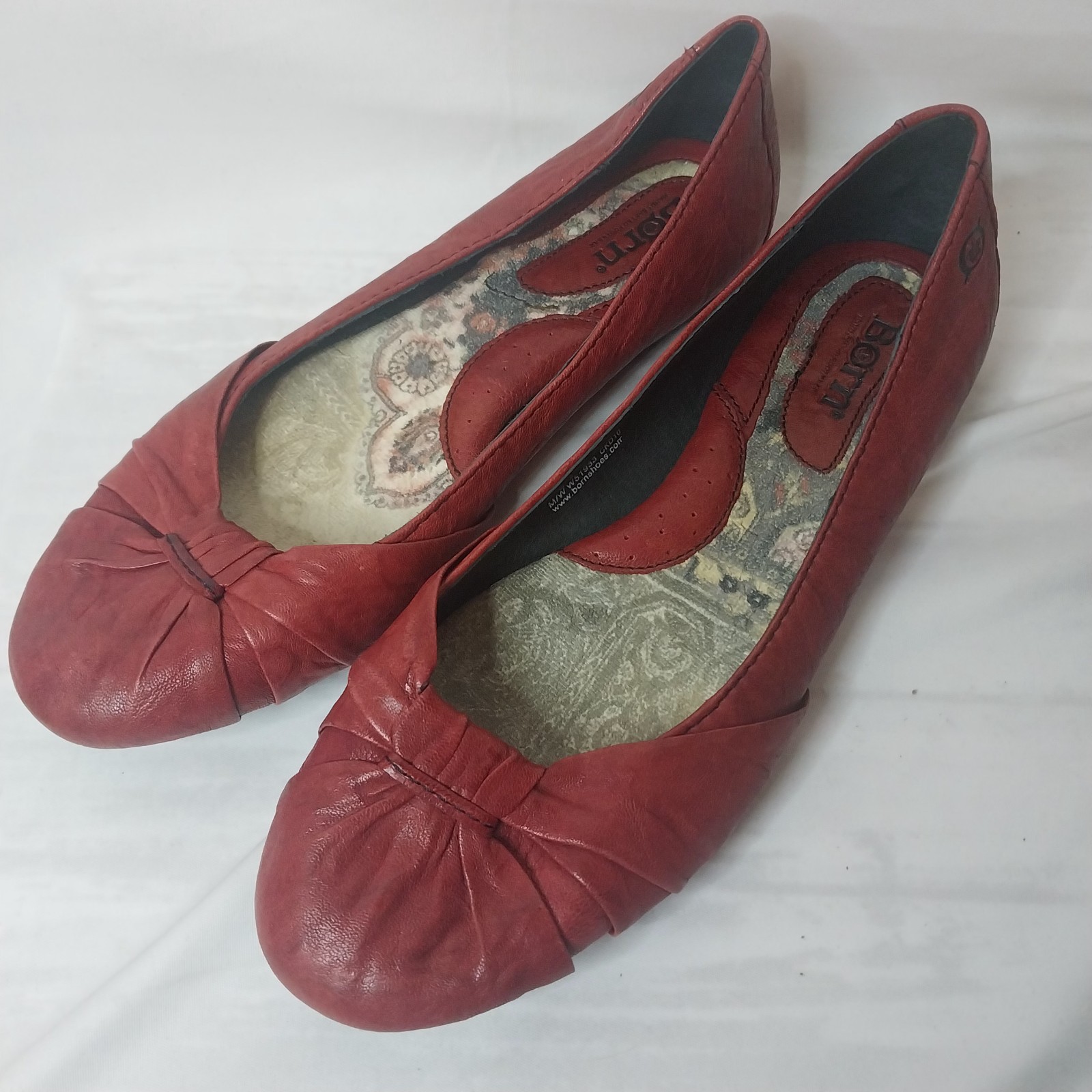 Born red flats deals